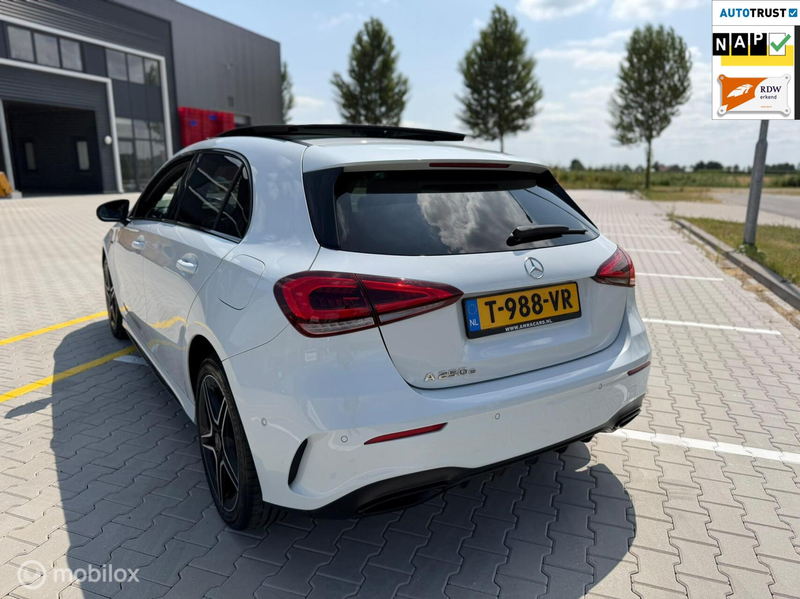 Mercedes-Benz A 250 e AMG Limited|PANO|CARPLAY|AUTOM| — photo 3