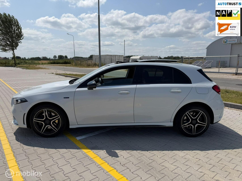 Mercedes-Benz A 250 e AMG Limited|PANO|CARPLAY|AUTOM| — photo 2