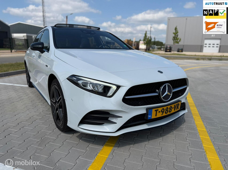 Mercedes-Benz A 250 e AMG Limited|PANO|CARPLAY|AUTOM| — photo 7