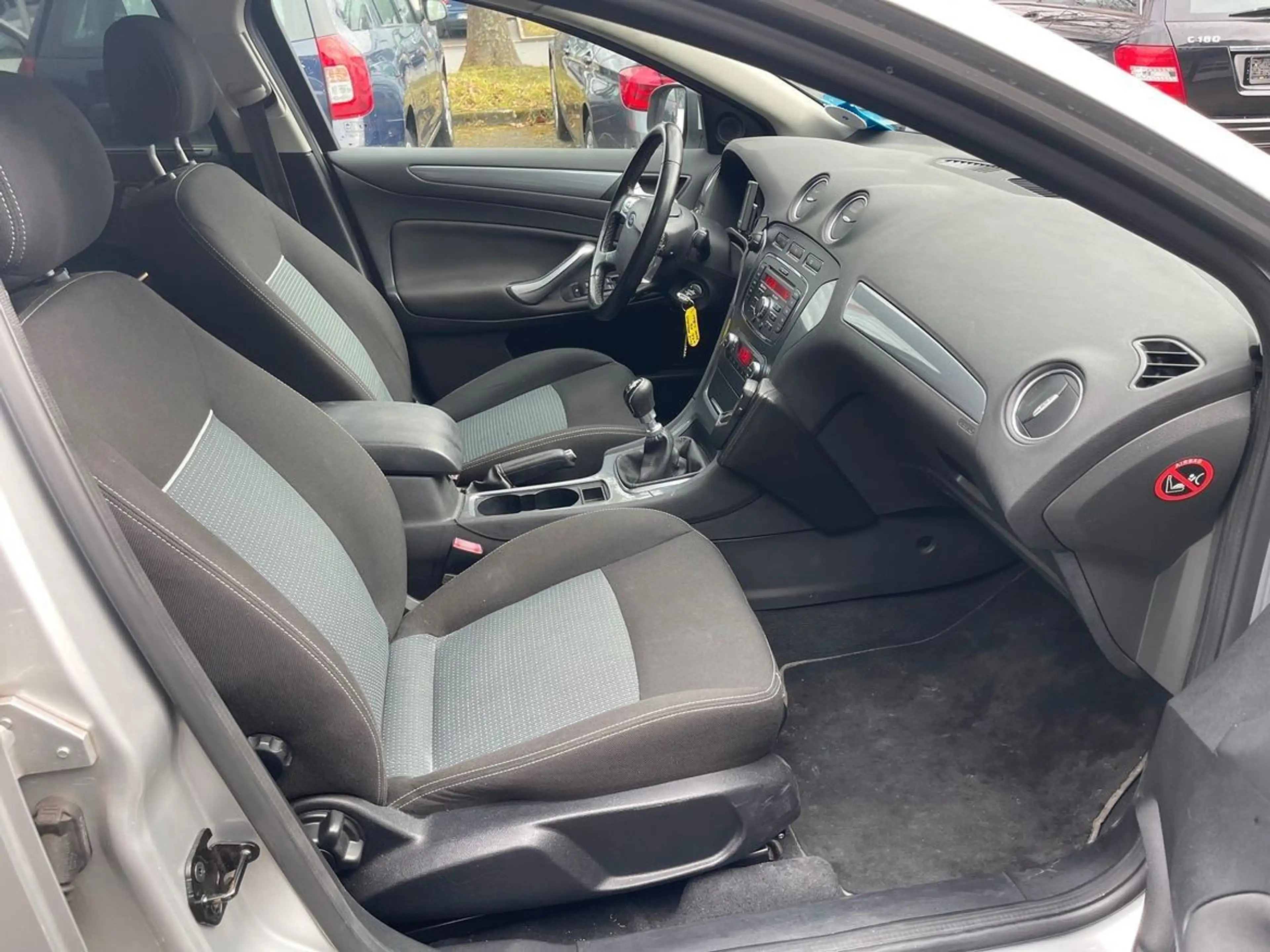 Ford Mondeo 1,6 Titanium*Kombi *KLIMAAUTOM*EURO5*PDC — photo 5