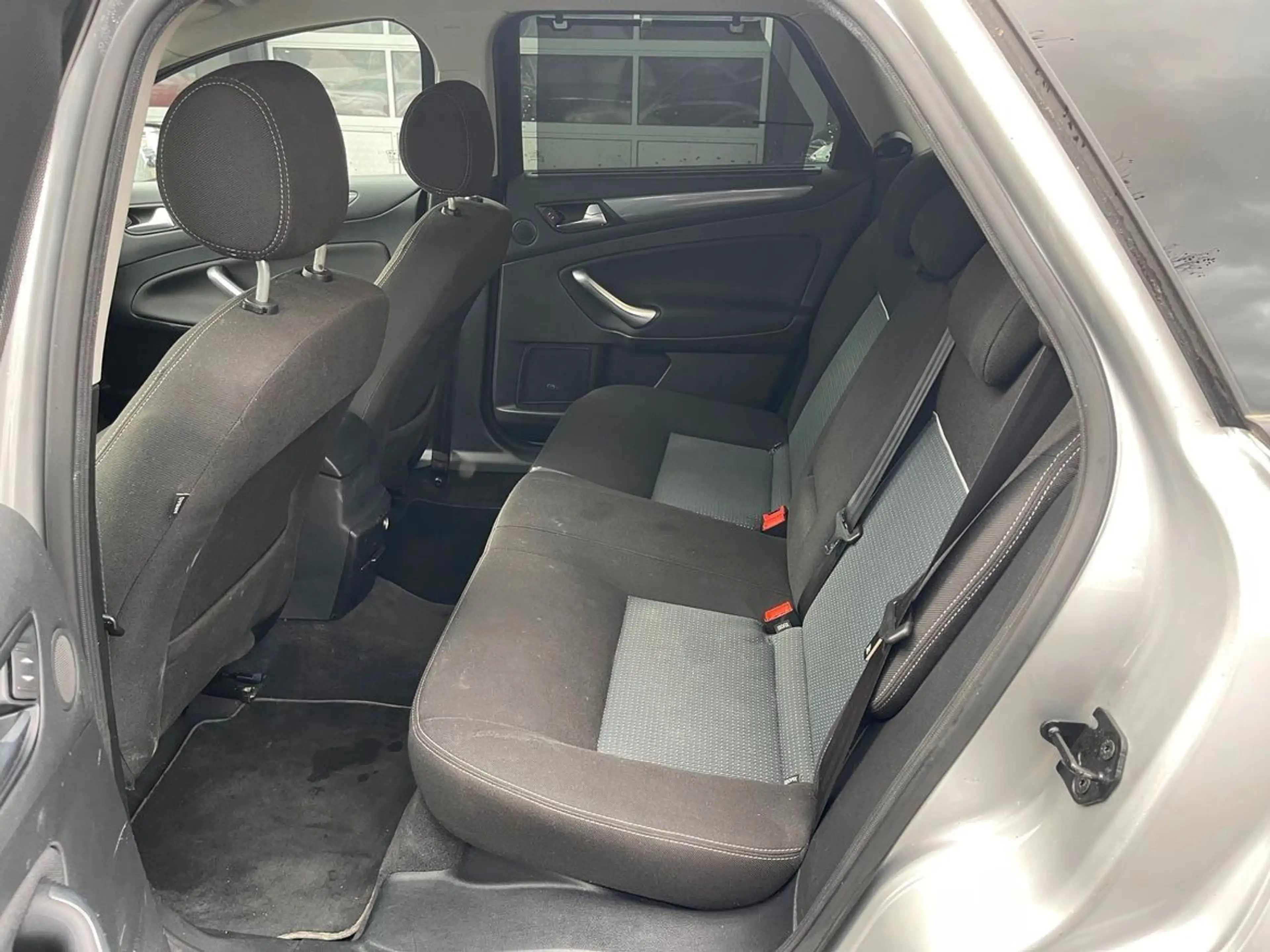 Ford Mondeo 1,6 Titanium*Kombi *KLIMAAUTOM*EURO5*PDC — photo 11