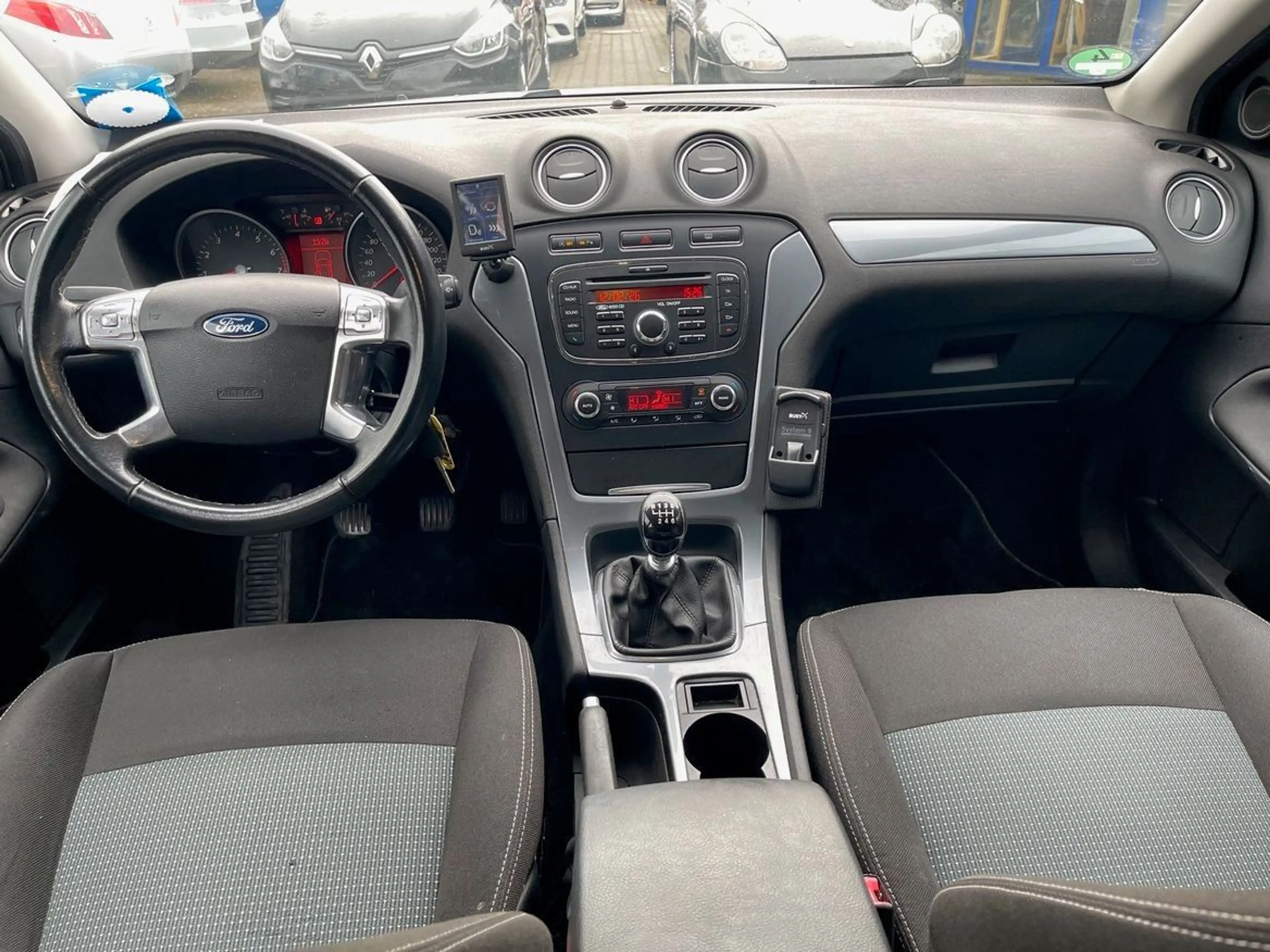 Ford Mondeo 1,6 Titanium*Kombi *KLIMAAUTOM*EURO5*PDC — photo 2