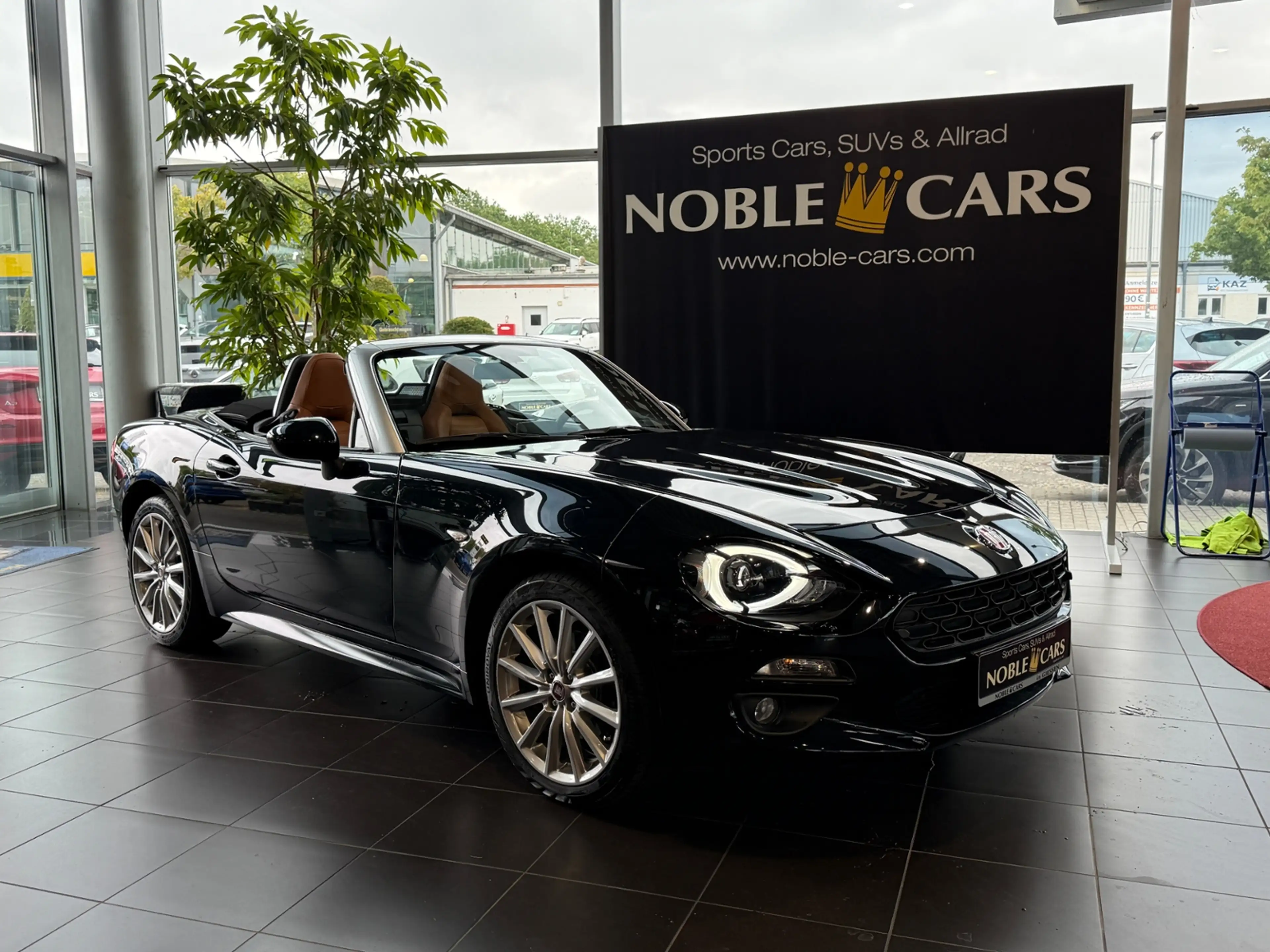 Fiat 124 Spider Lusso LED NAVI ALU