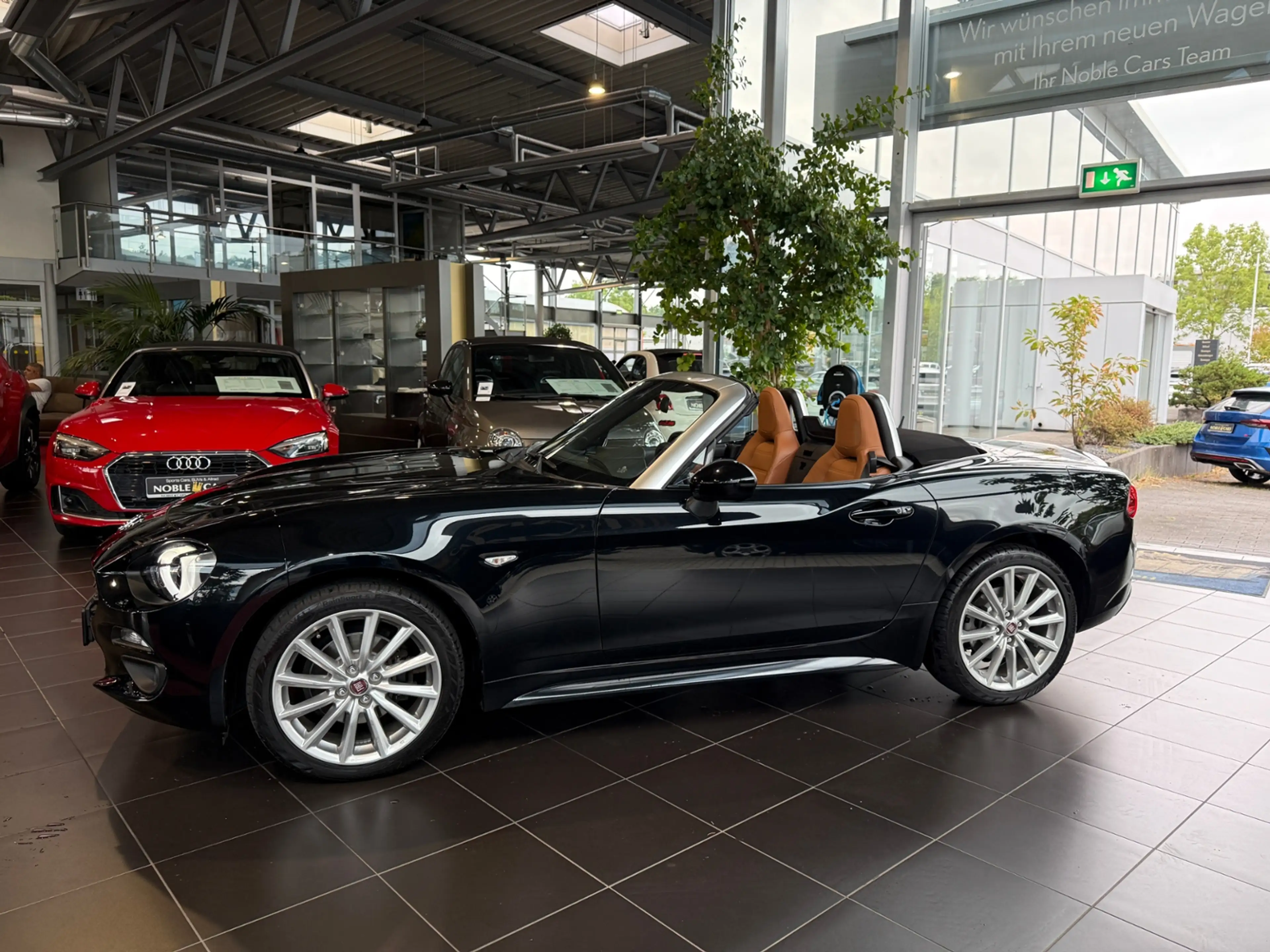 Fiat 124 Spider Lusso LED NAVI ALU — photo 4