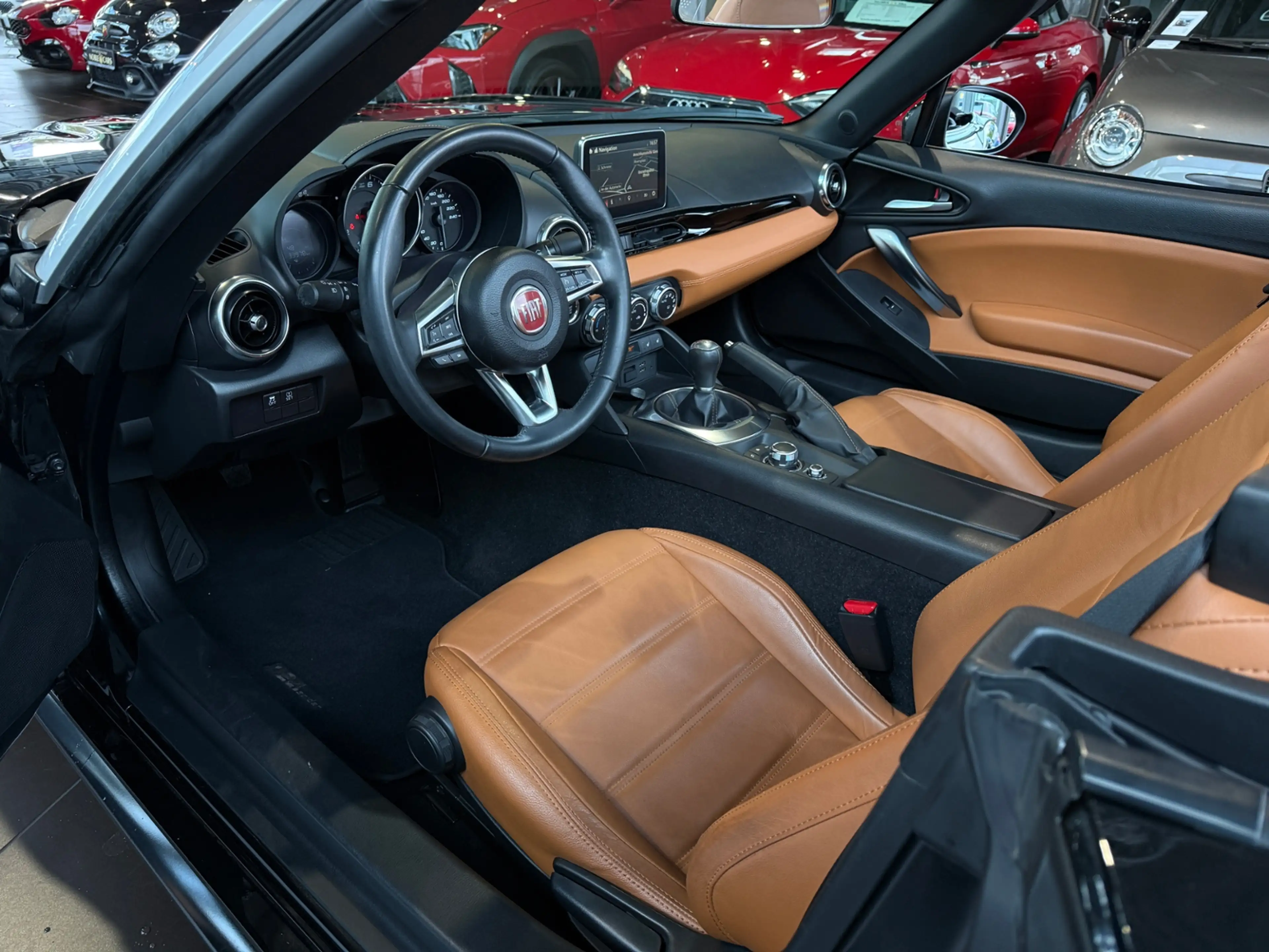 Fiat 124 Spider Lusso LED NAVI ALU — photo 8