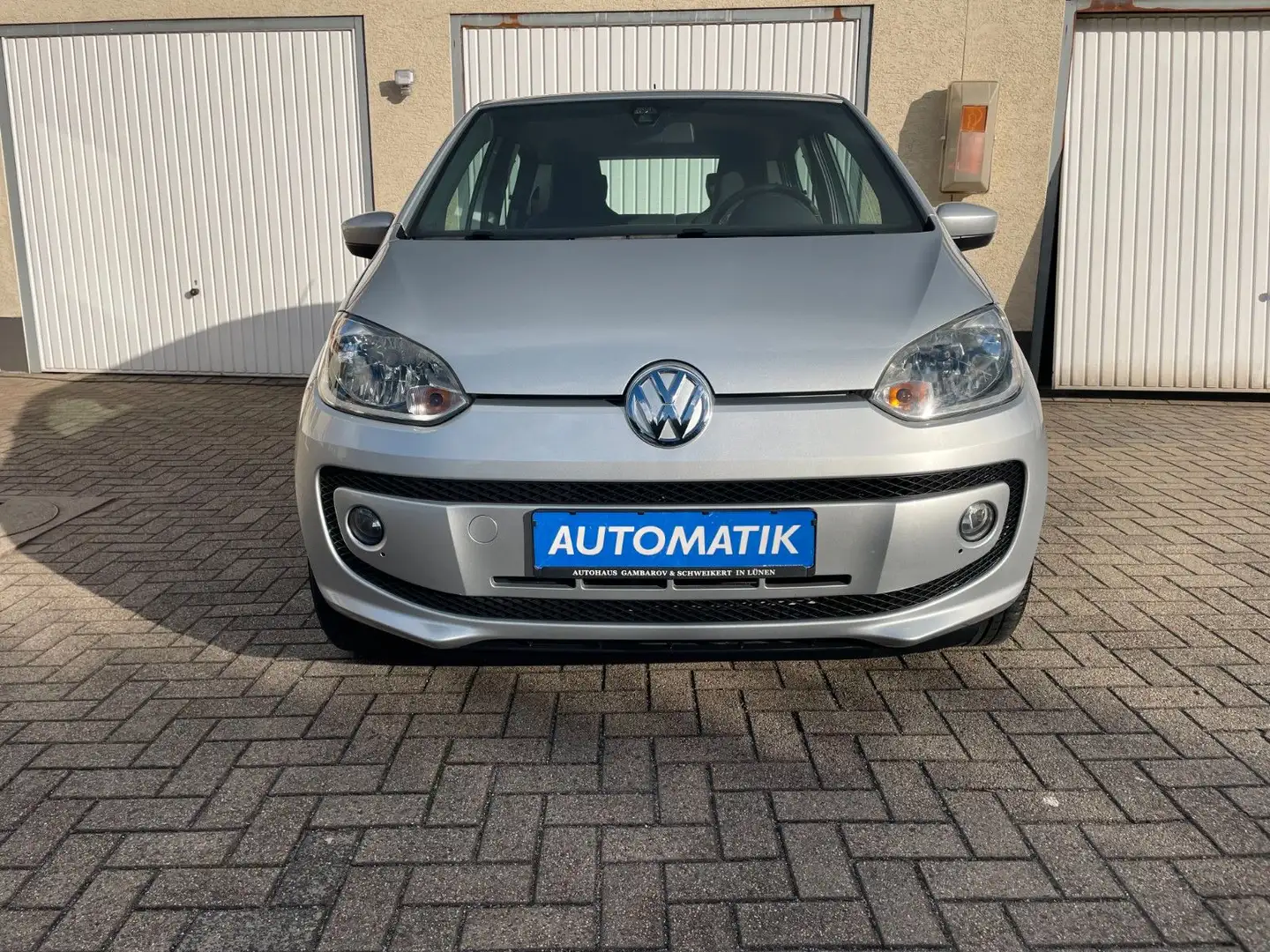 Volkswagen up! UP! CLUB! AUX TEMPO BERGANFAHRASSIST SHZ PDC ALU Plateado - 1