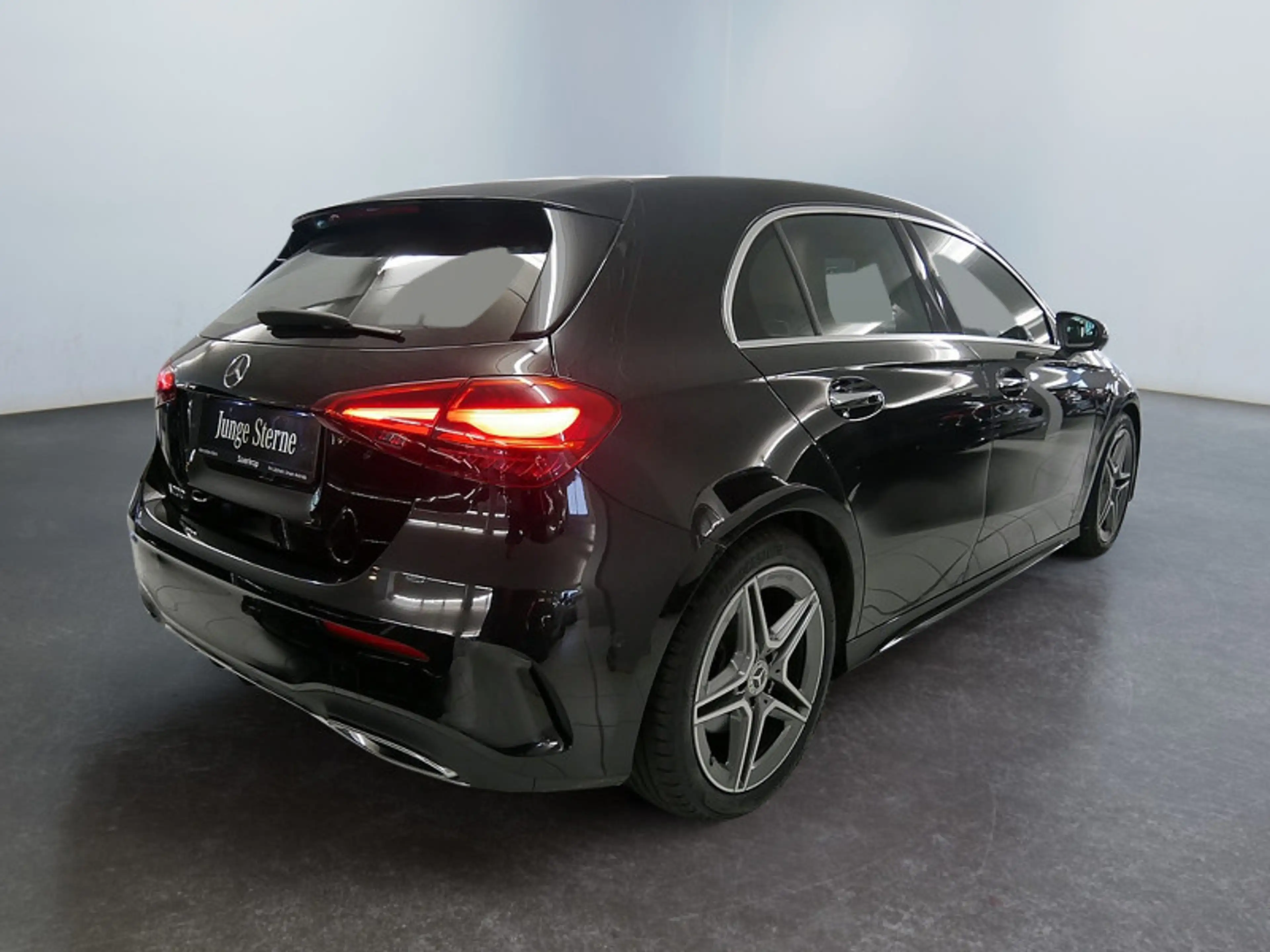 Mercedes-Benz A 200 // AMG DISTR KAMERA SPUR PDC SHZ — photo 5