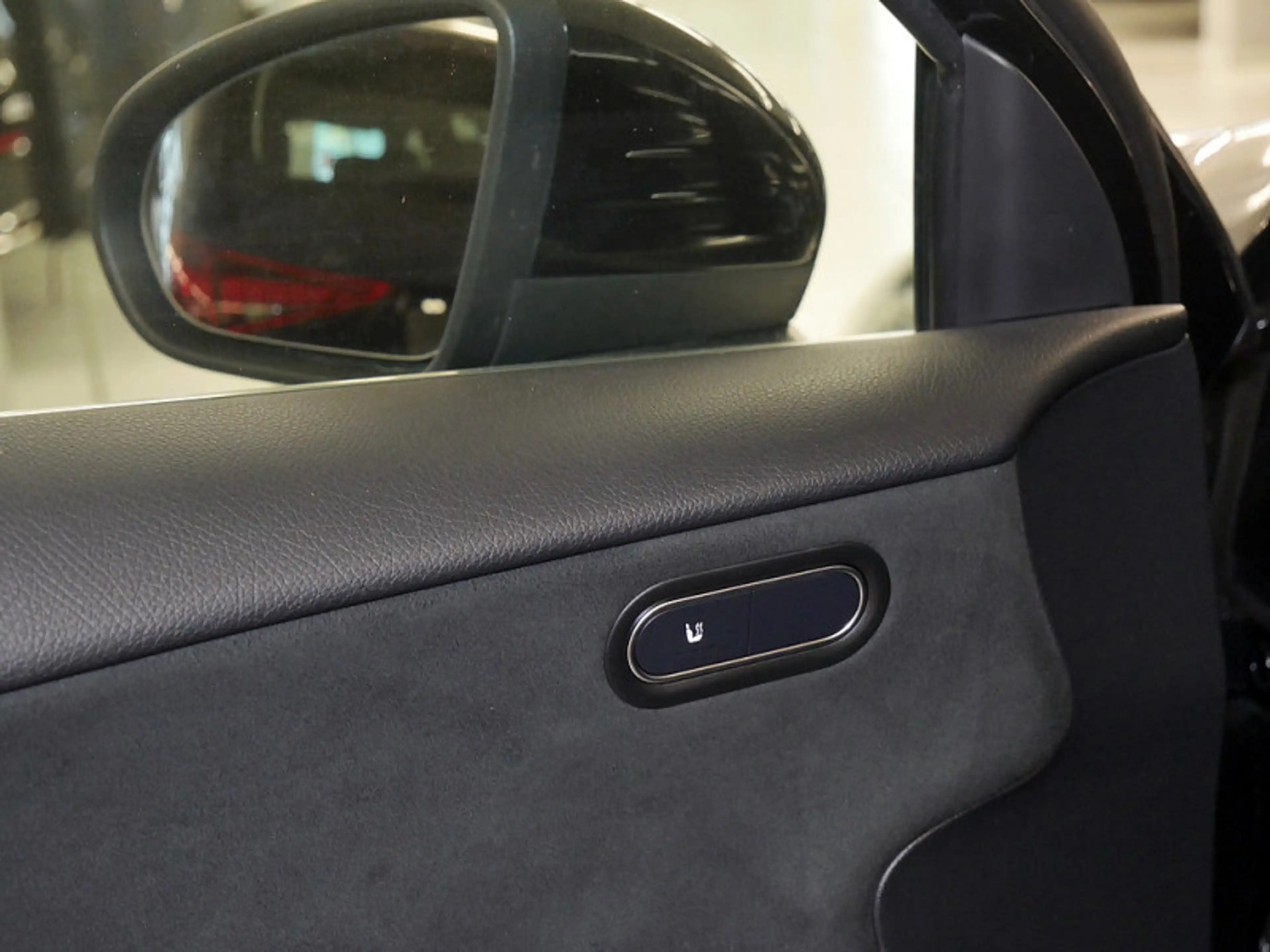Mercedes-Benz A 200 // AMG DISTR KAMERA SPUR PDC SHZ — photo 14