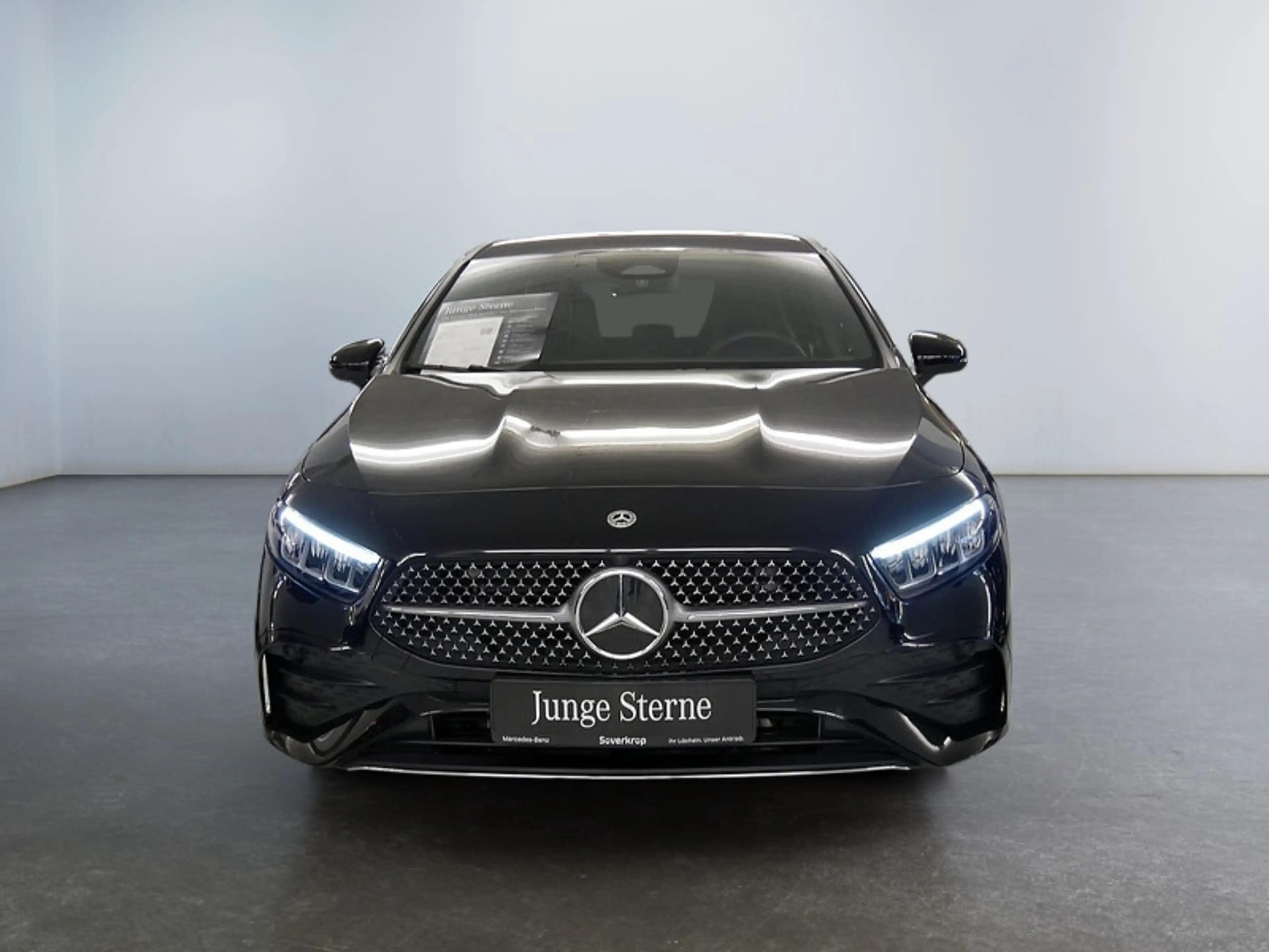 Mercedes-Benz A 200 // AMG DISTR KAMERA SPUR PDC SHZ — photo 4