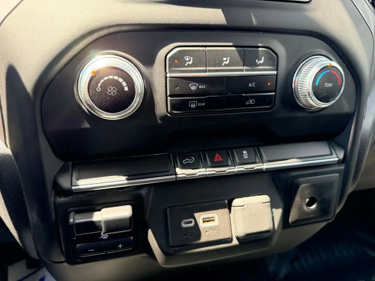 GMC Sierra 2500HD снимка GMC Sierra 2500HD