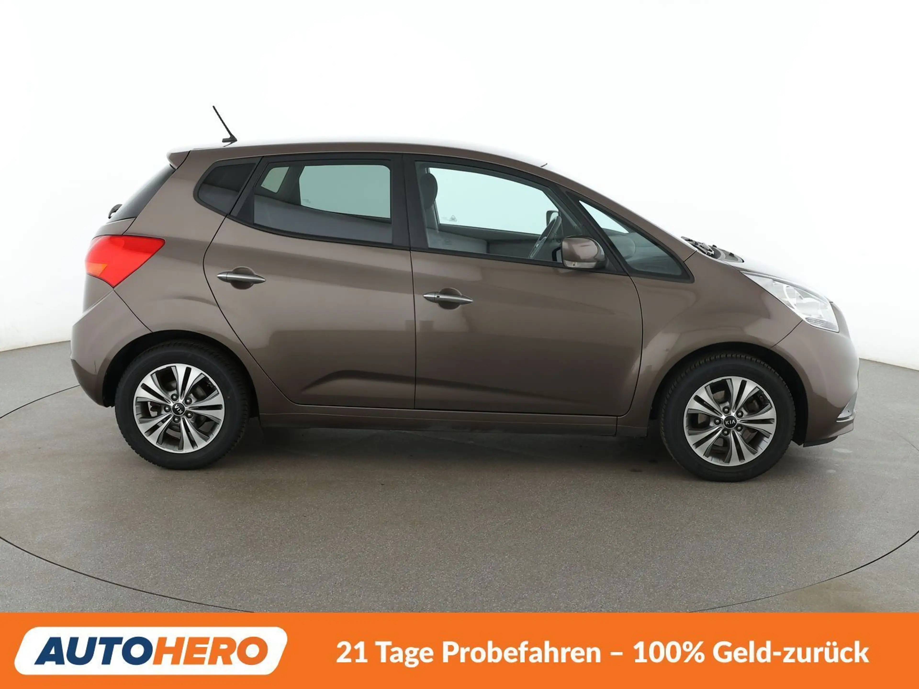 Kia Venga 1.6 Dream Team Aut*PDC*SHZ*KLIMA*GARANTIE* — photo 7