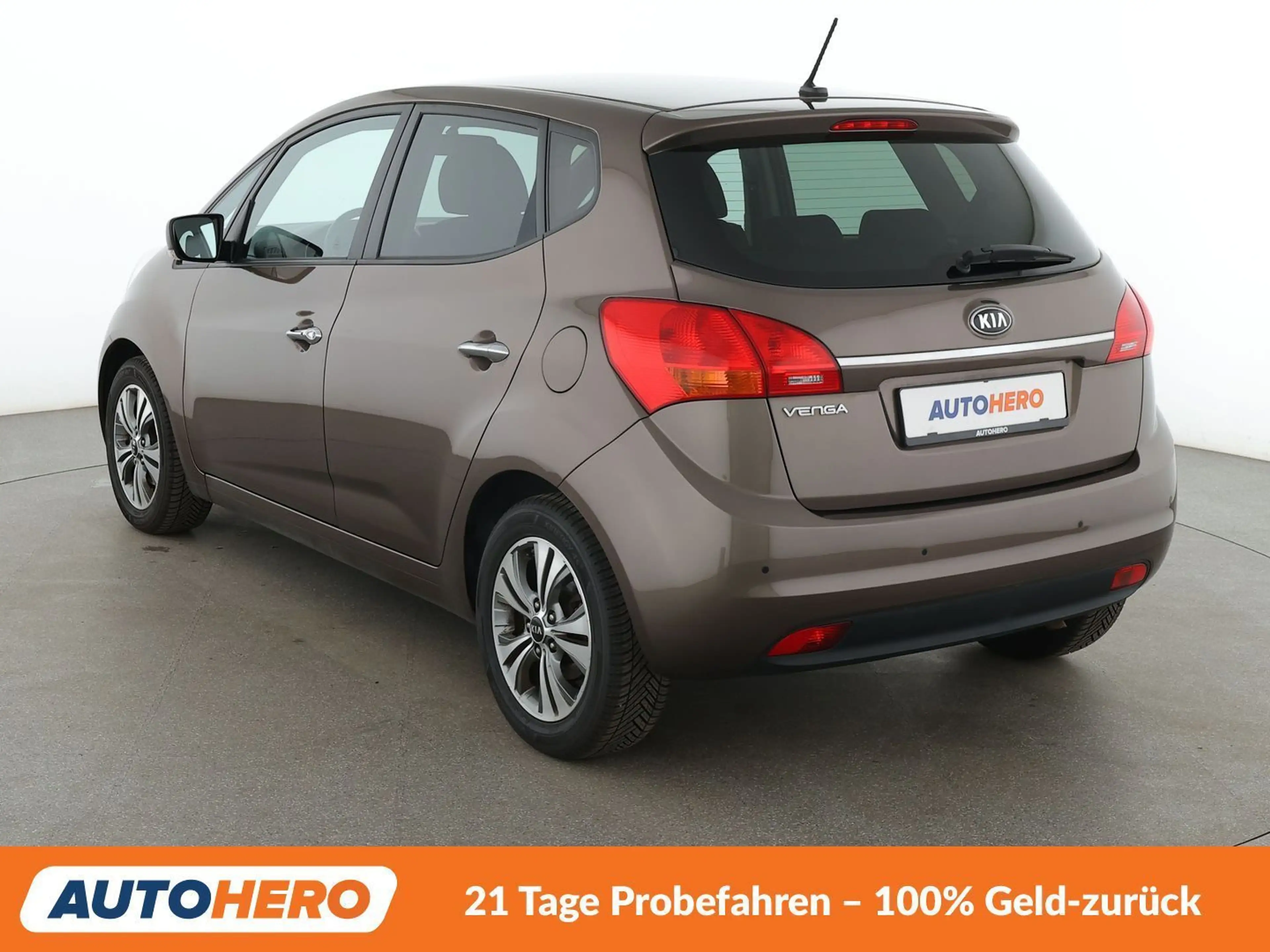 Kia Venga 1.6 Dream Team Aut*PDC*SHZ*KLIMA*GARANTIE* — photo 4