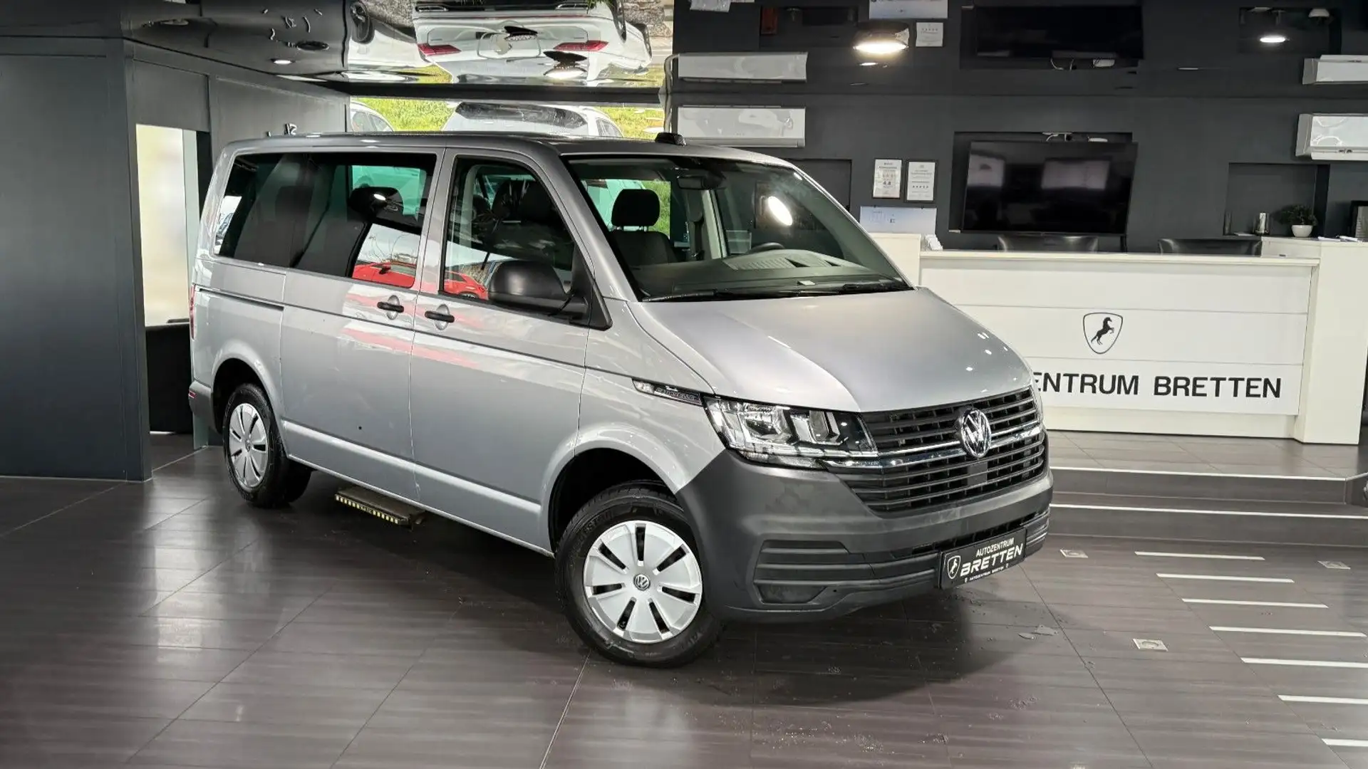 Volkswagen T6 Caravelle T6.1 2.0 TDI Transporter*Caravelle*PDC*AHK*8-Si Silber - 1