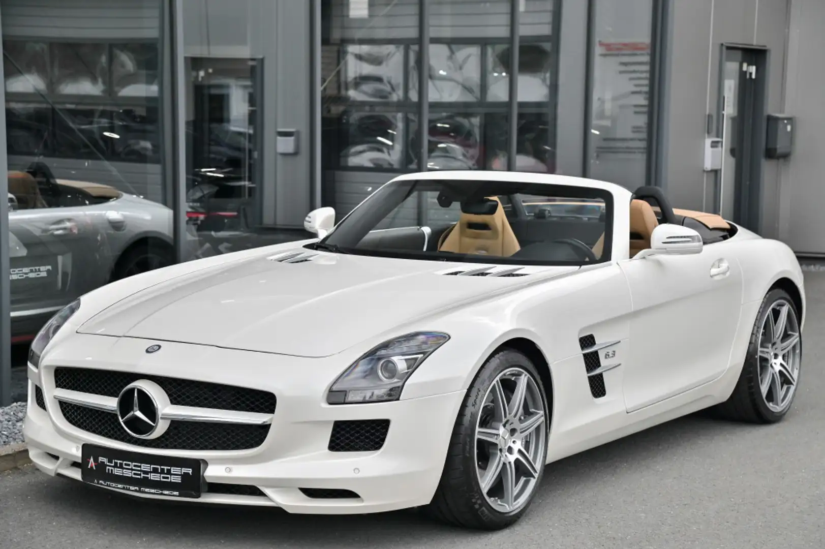 Mercedes-Benz SLS AMG Roadster designo-Mysticweiß* 12.335 km!* Bílá - 2