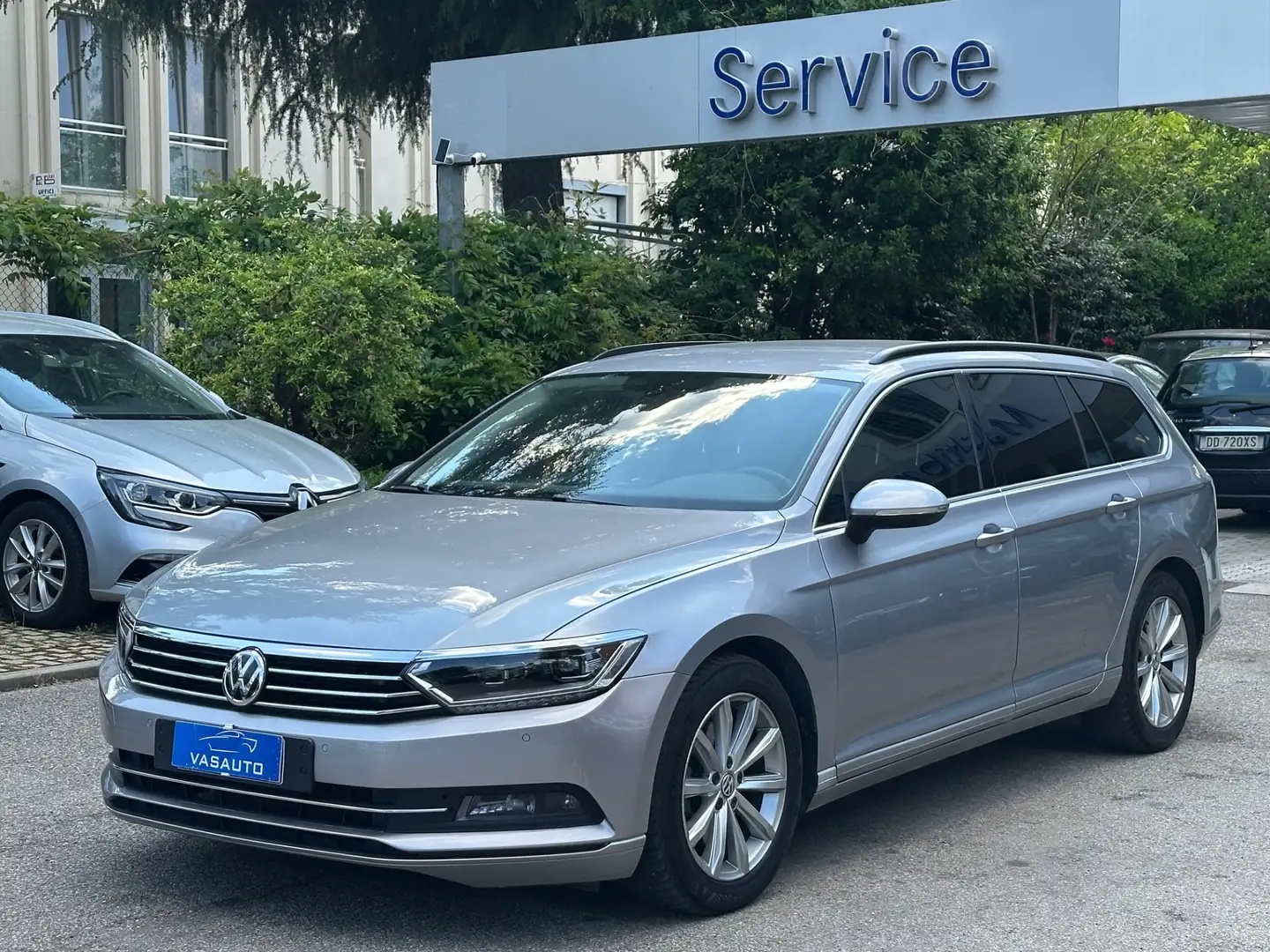 Volkswagen Passat Variant 2.0 TDI DSG Highline BlueMotion Technology Gris - 2