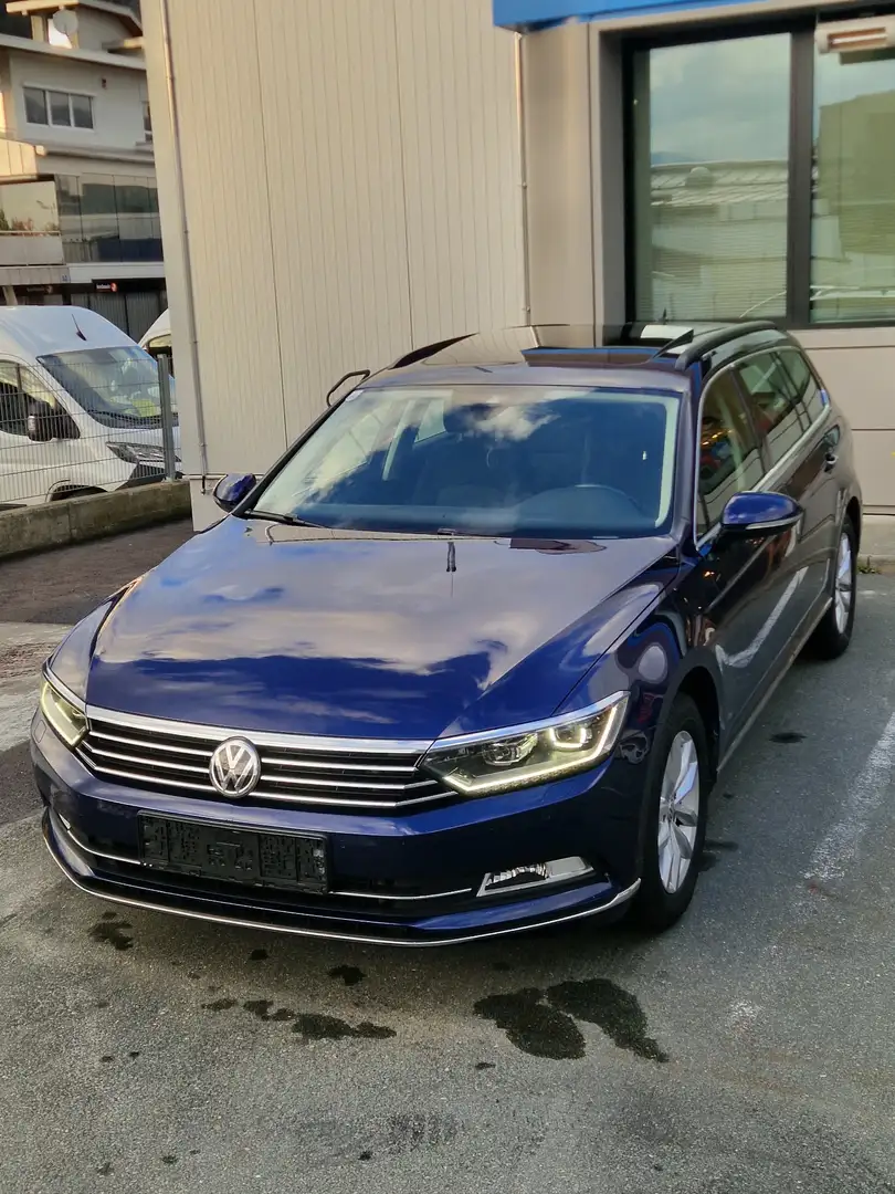 Volkswagen Passat Variant 3C 2,0 TDI SCR DSG KOMBI / Family van Blau - 1