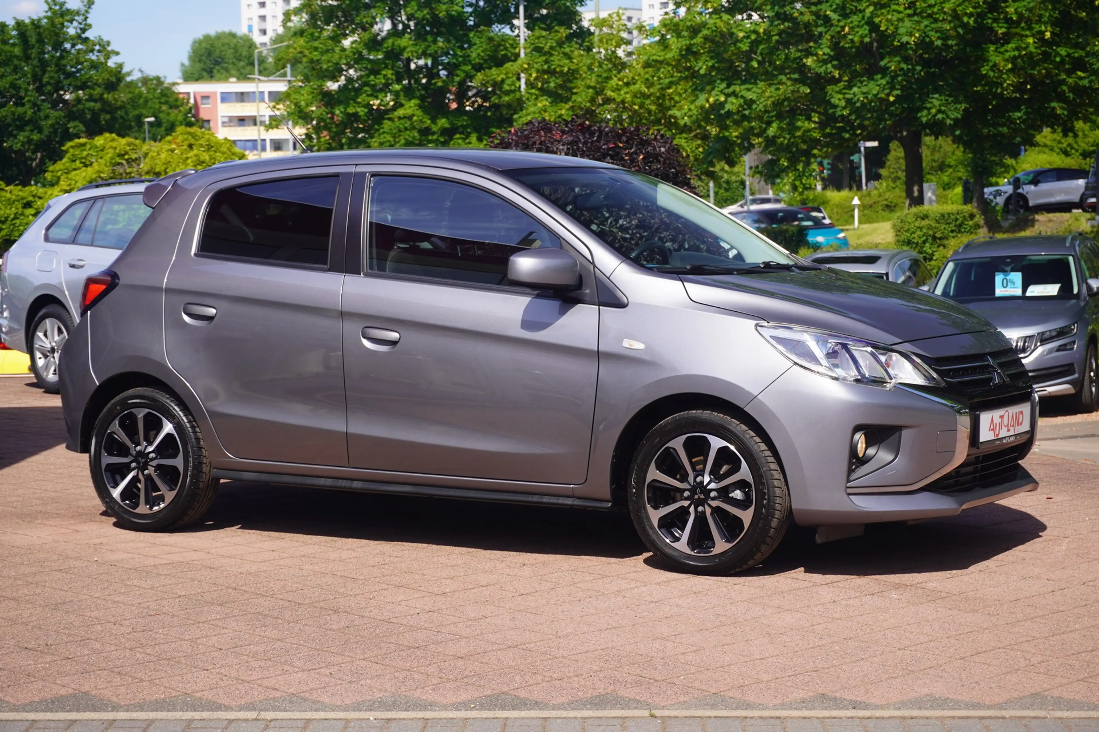 Mitsubishi Space Star 1.2 Spirit+ Navi Sitzheizung Tempomat D — photo 5
