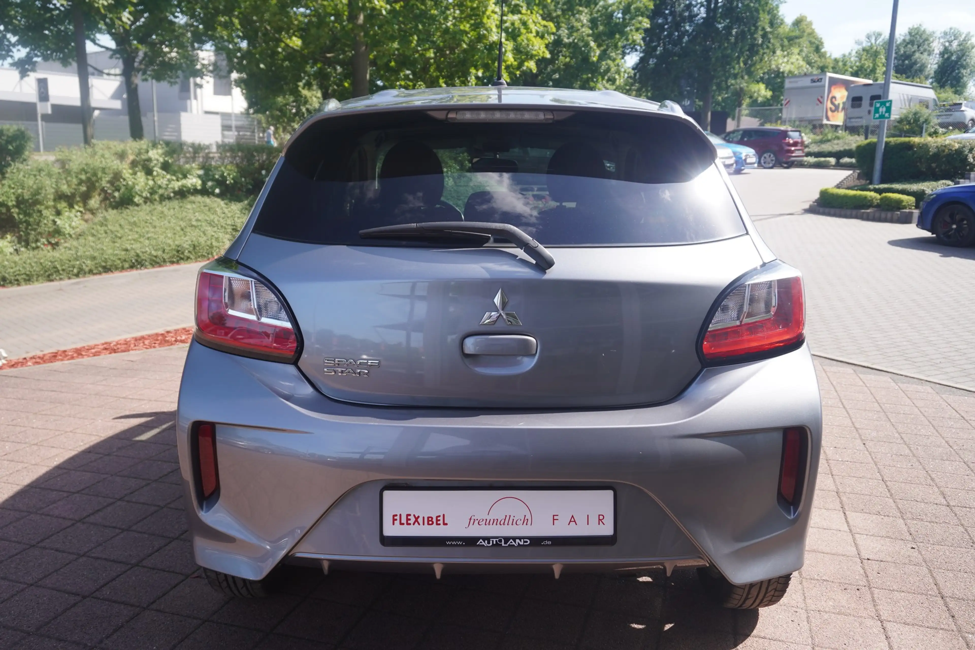 Mitsubishi Space Star 1.2 Spirit+ Navi Sitzheizung Tempomat D — photo 4