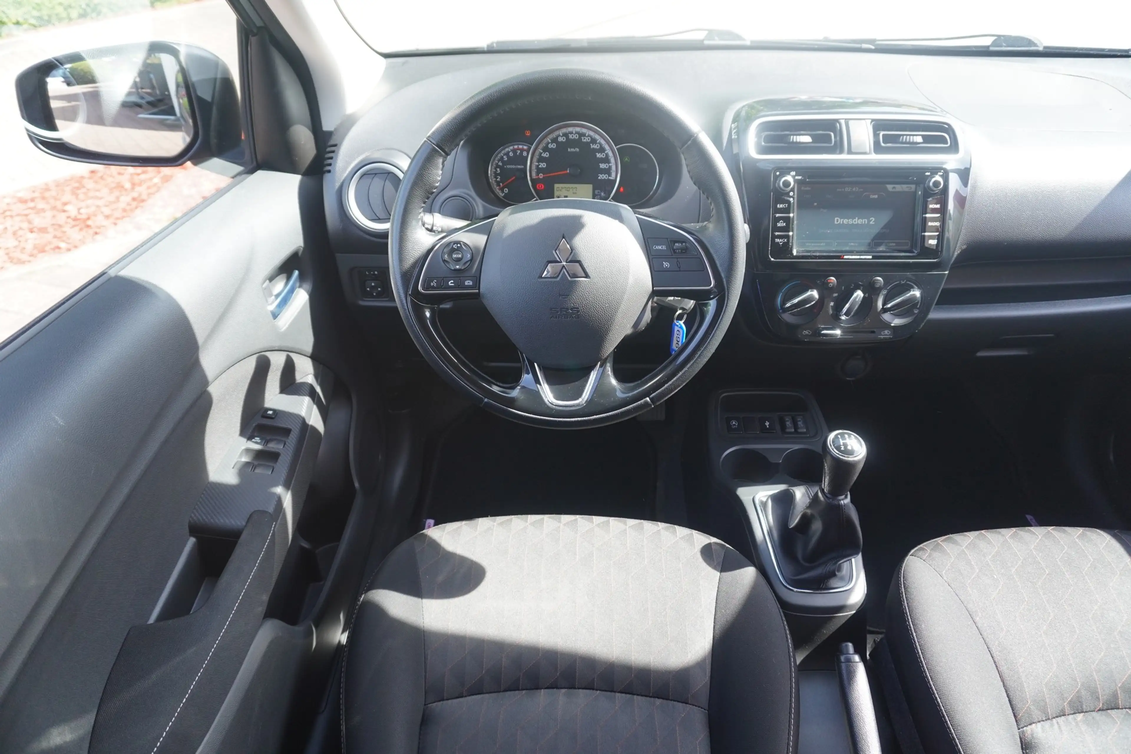 Mitsubishi Space Star 1.2 Spirit+ Navi Sitzheizung Tempomat D — photo 9
