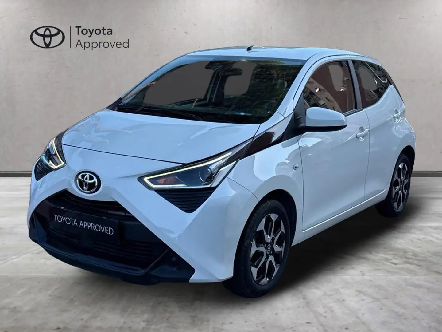 Toyota Aygo Aygo 5p 1.0 x-play 72cv Bianco - 1