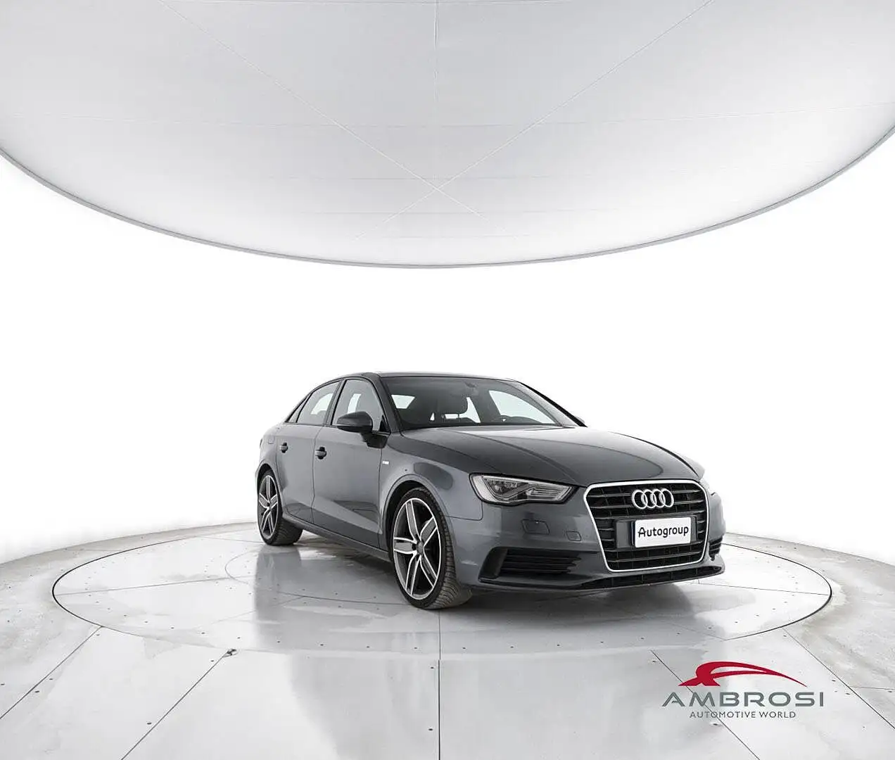 Audi A3 2.0 TDI S-Line Ambiente Grigio - 2
