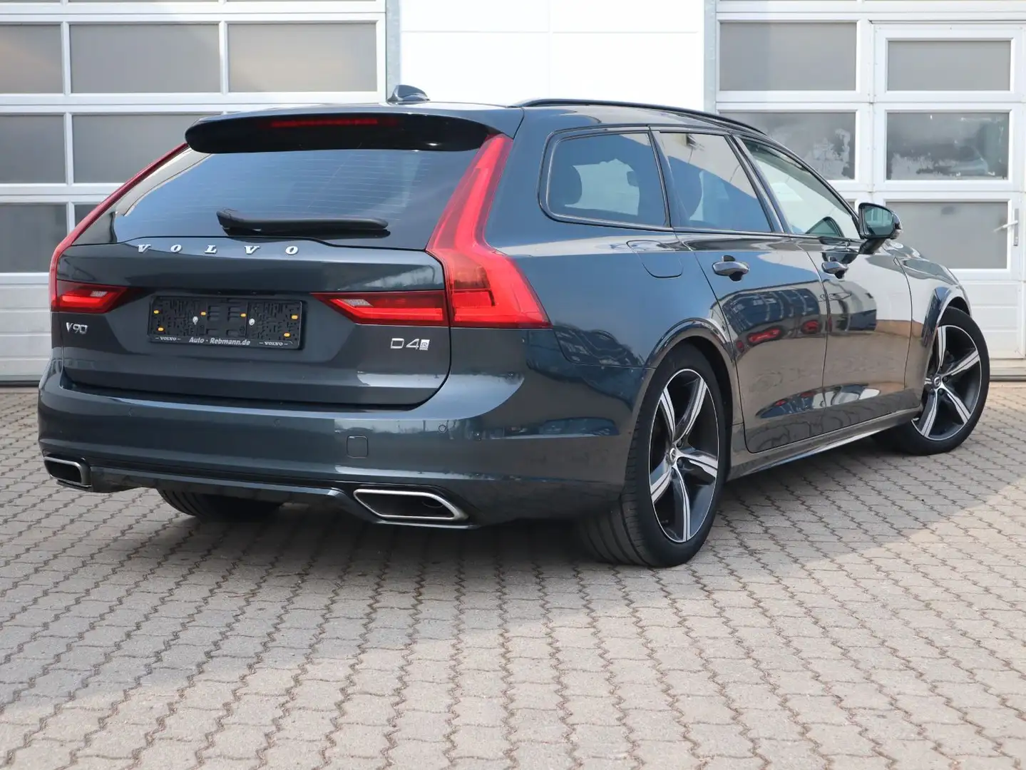 Volvo V90 D4 R Design HUD*Akustik*StdHzg*360° Gris - 2