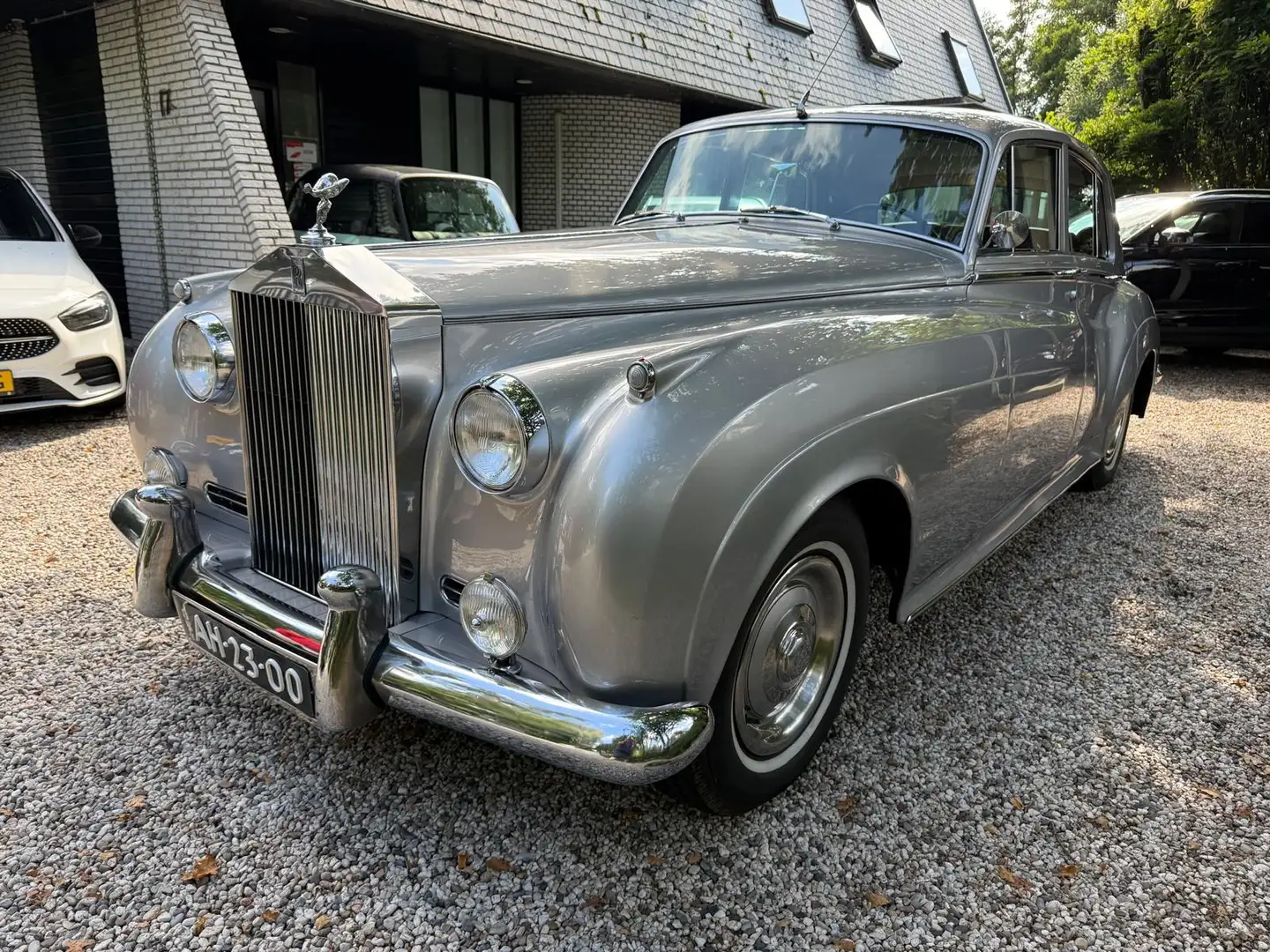 Rolls-Royce Cloud SILVER Серый - 1