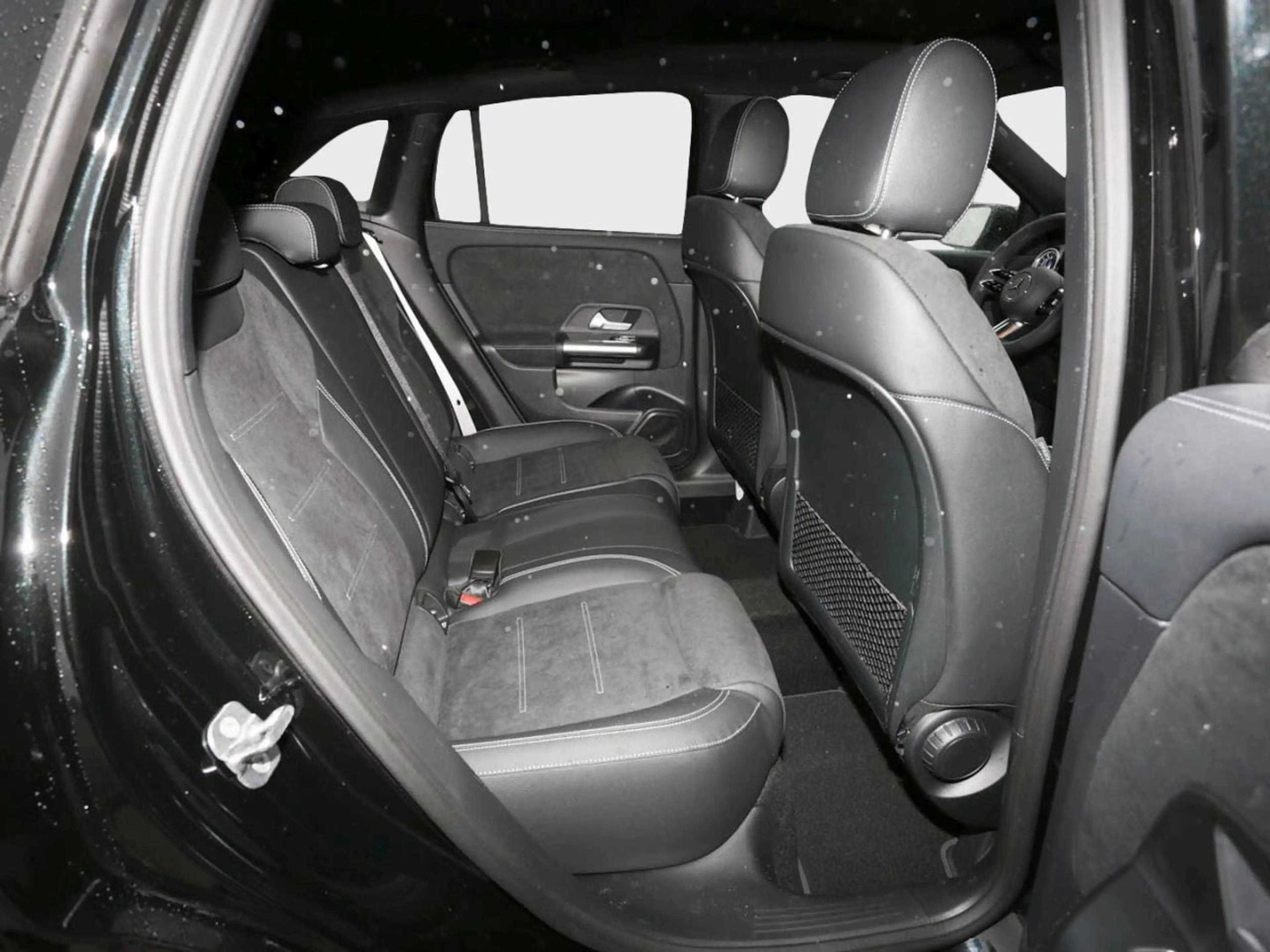 Mercedes-Benz GLA 220 d 4MATIC AMG Night Panorama Kamera AHK — photo 11