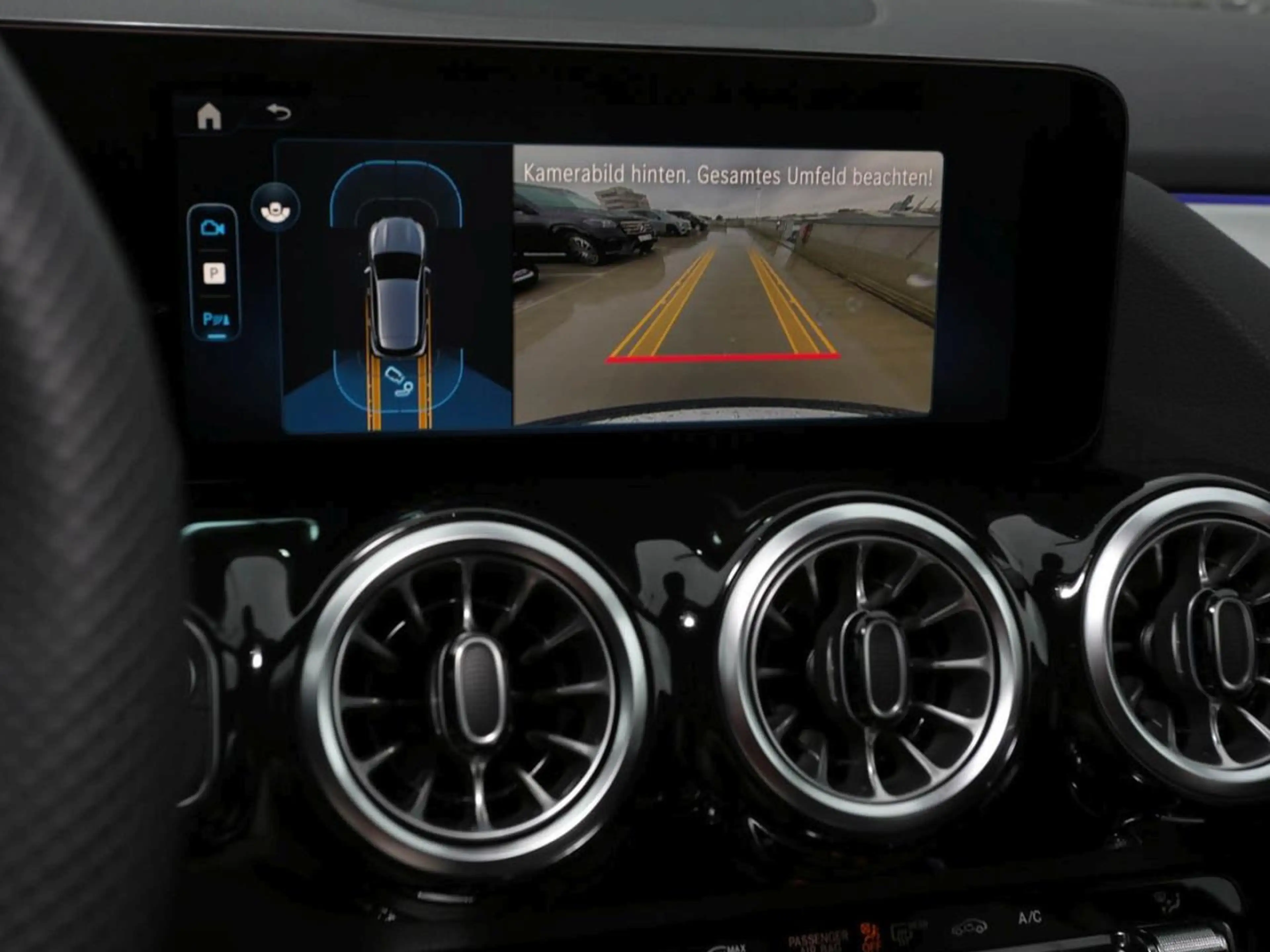Mercedes-Benz GLA 220 d 4MATIC AMG Night Panorama Kamera AHK — photo 13