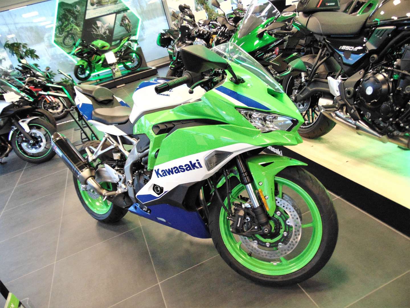 Kawasaki Ninja ZX-4RR Supersport in Grün neu in Gießen für € 11.327,- Kawasaki Ninja ZX-4RR Supersport in Grün neu in Gießen für € 11.327,-