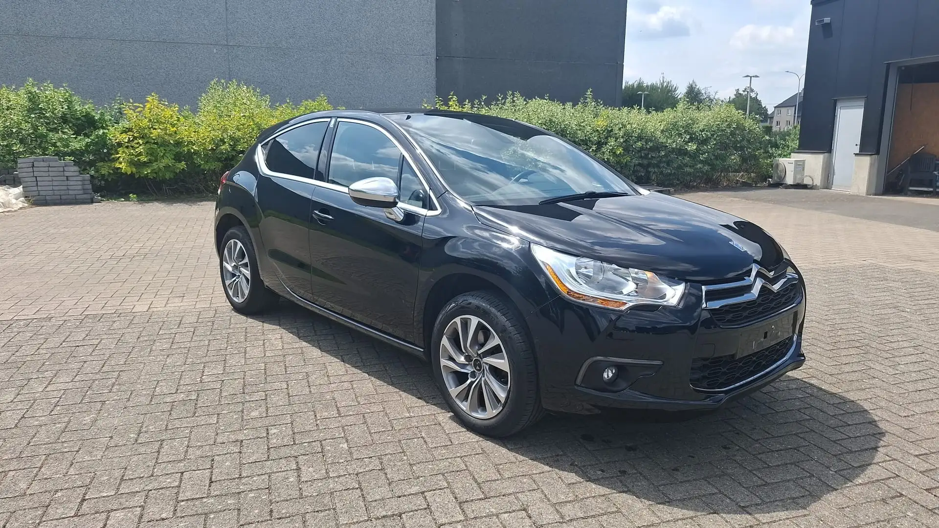 DS Automobiles DS 4 Noir - 1