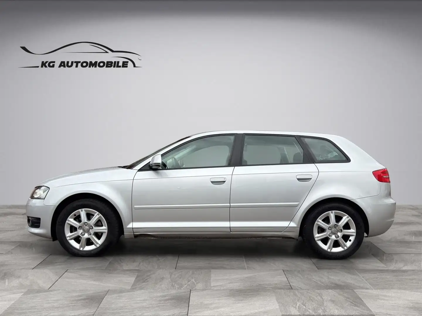 Audi A3 Sportback 2.0 TDI Ambiente SERVICE NEU Silber - 2
