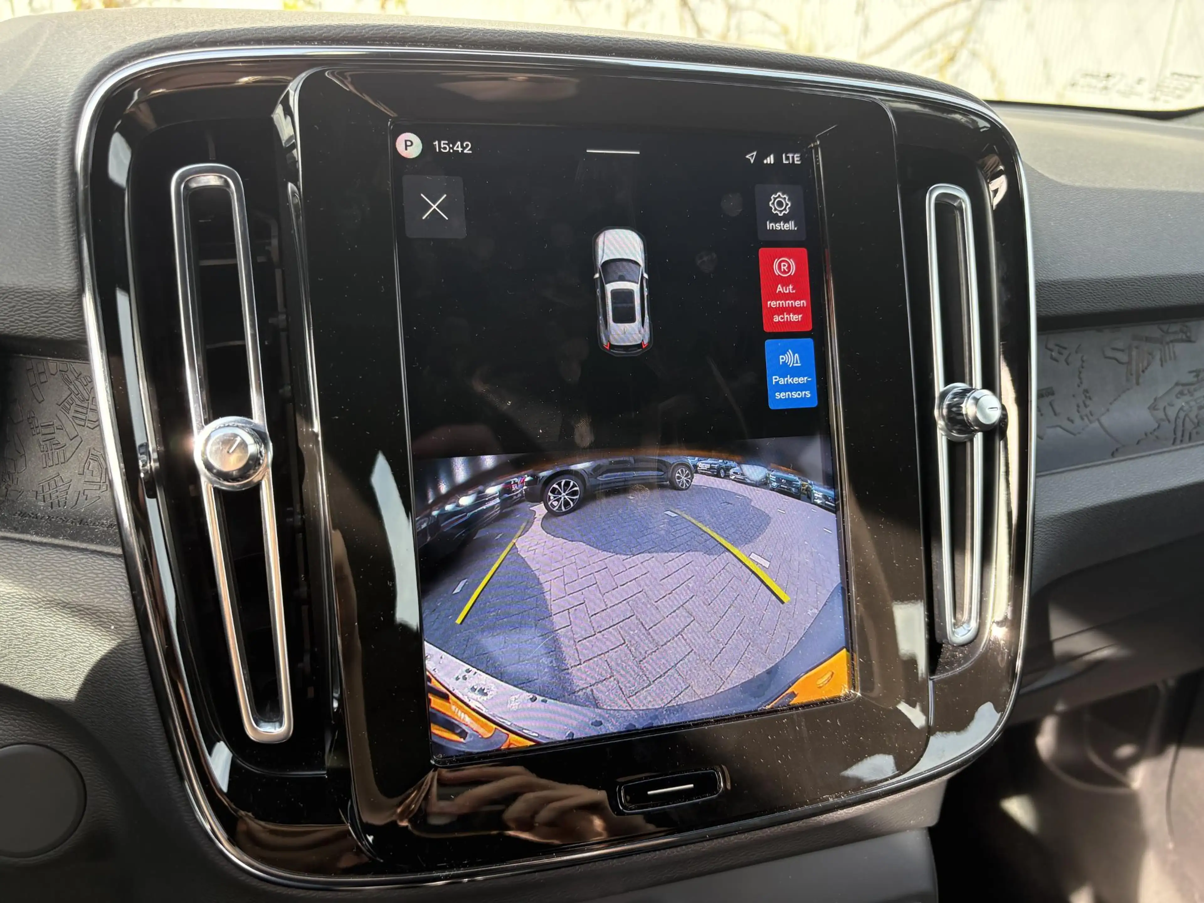 Volvo EX40 Single Motor Extended Range Plus 82 kWh — photo 15