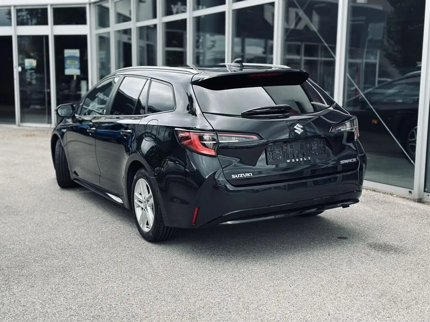Suzuki Swace 1,8 HEV E-CVT Flash Schwarz - 2