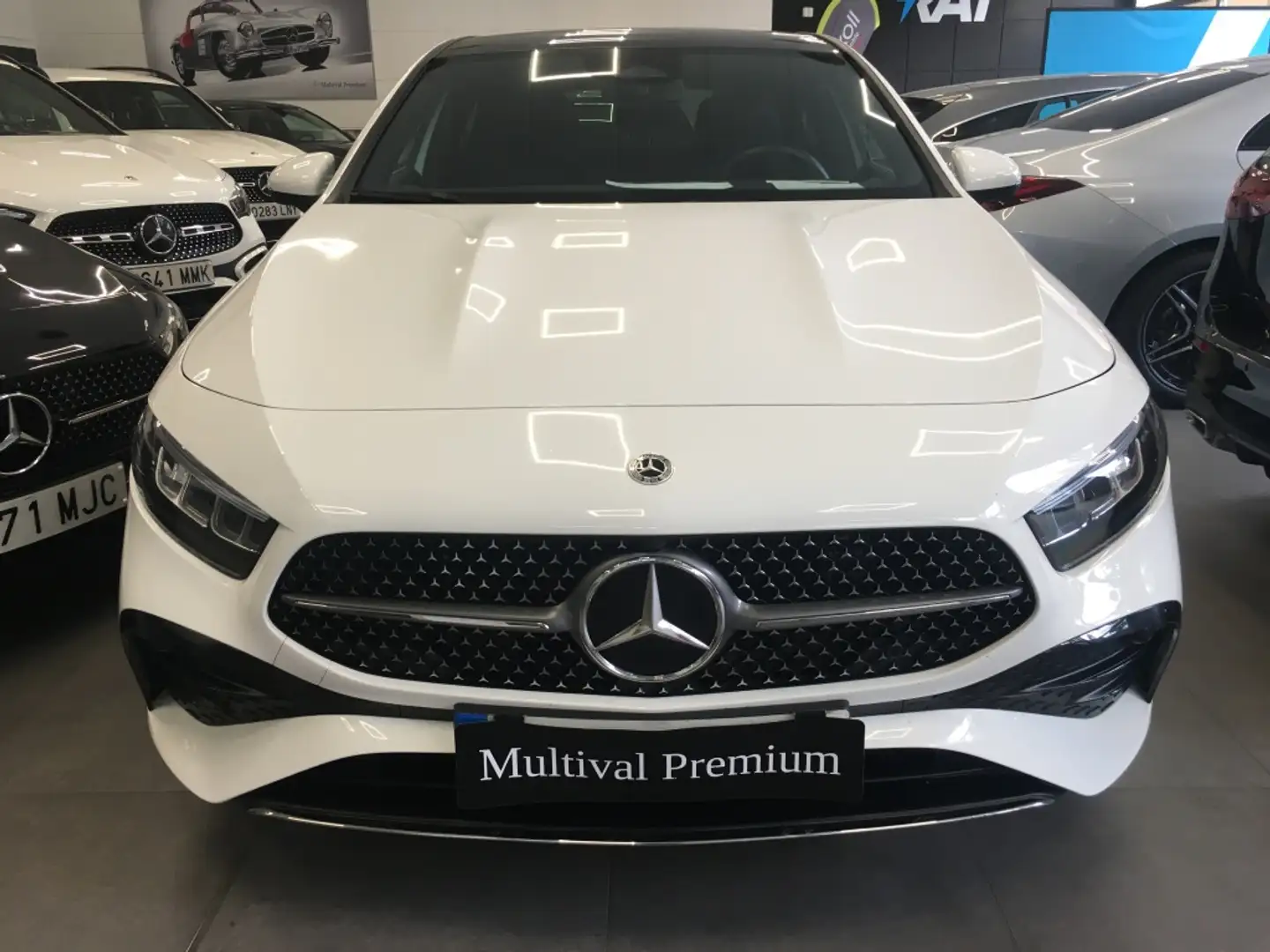 Mercedes-Benz A 250 250e Progressive Line Advanced 8G-DCT Blanc - 1