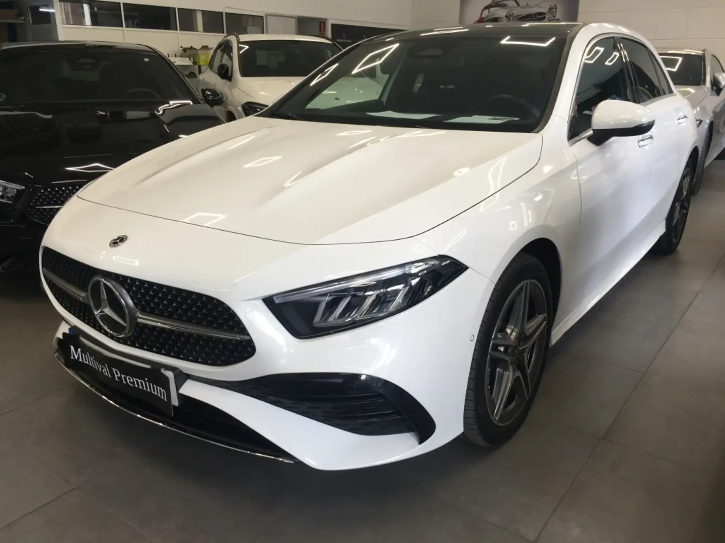 Mercedes-Benz A 250 250e Progressive Line Advanced 8G-DCT Blanc - 2