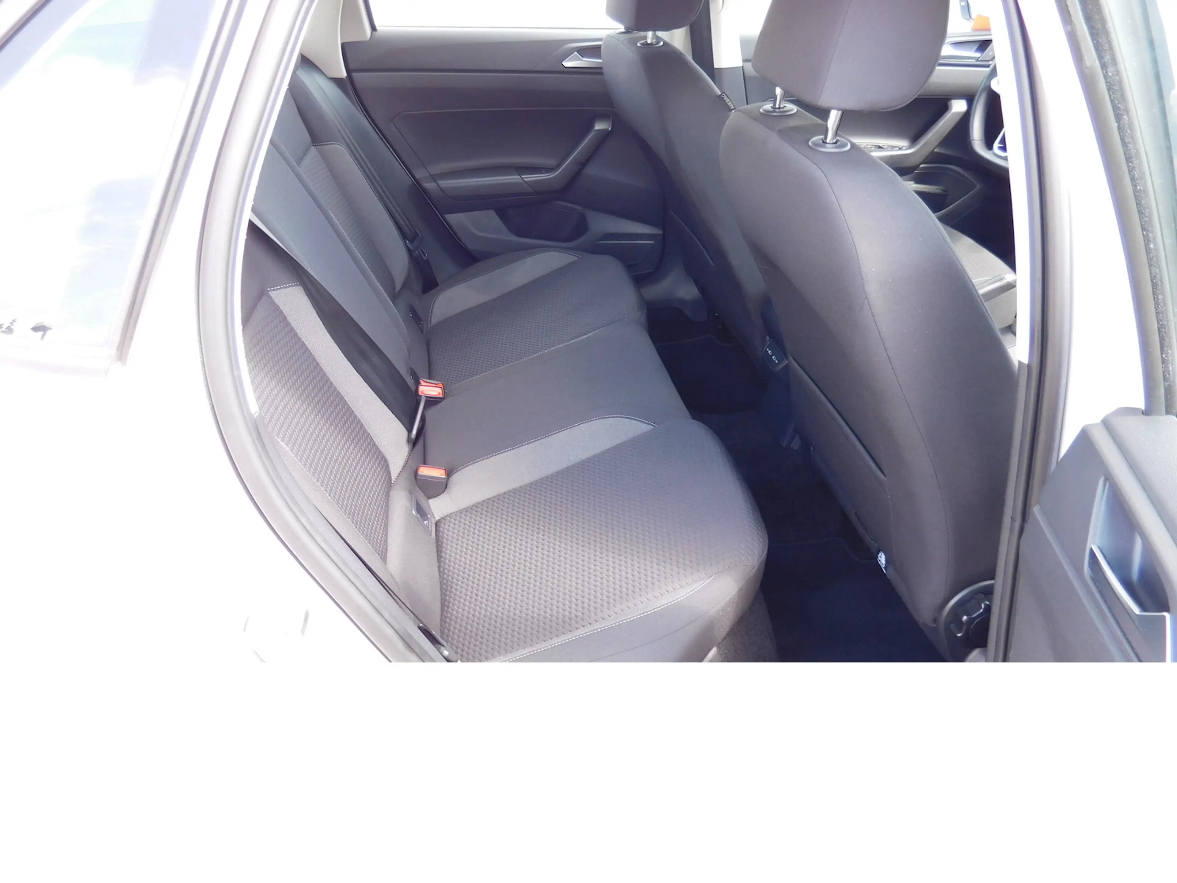Volkswagen Polo 1.0 Life MPI BMT 4Trg Klima Navi LED — photo 12