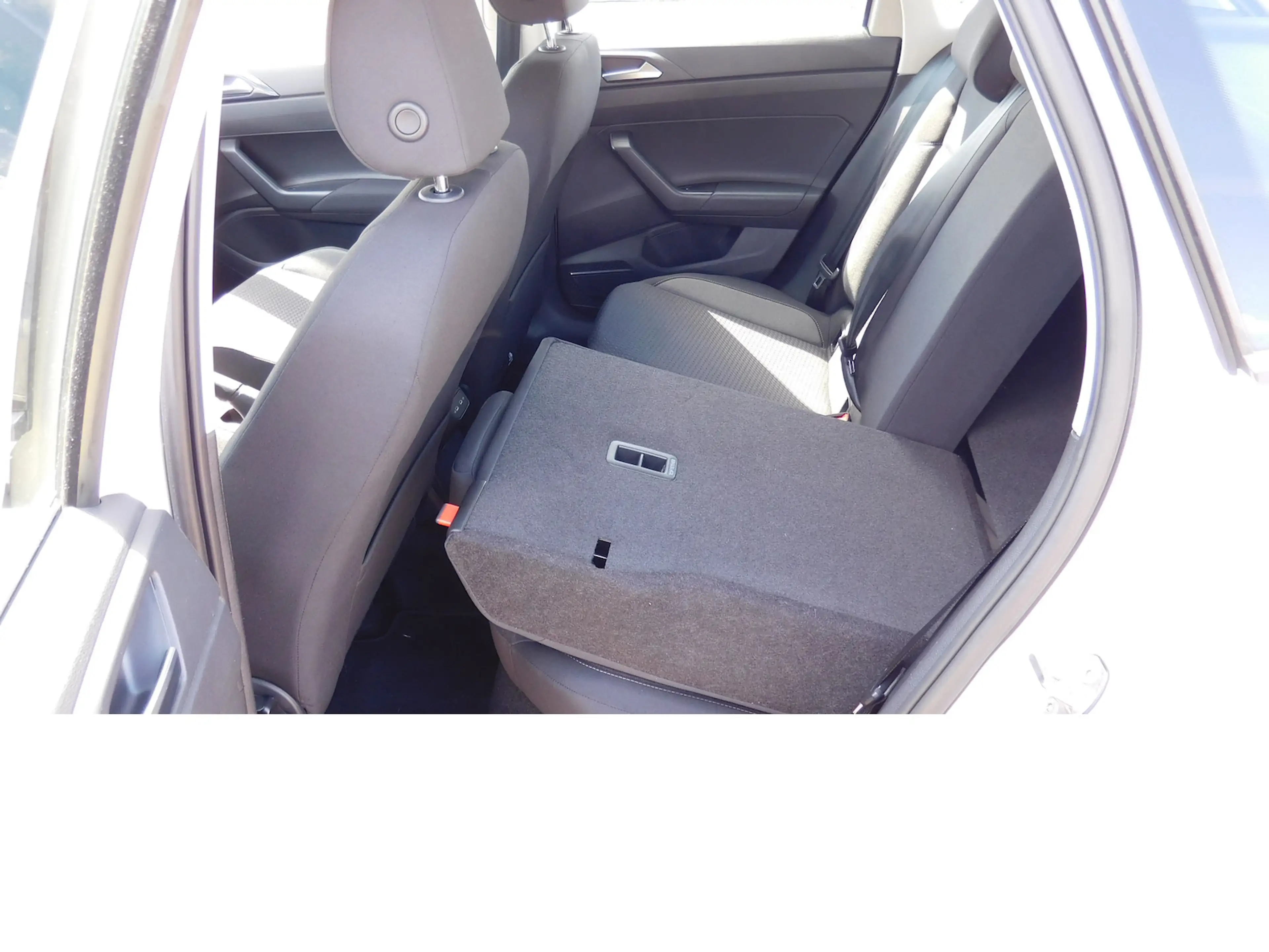 Volkswagen Polo 1.0 Life MPI BMT 4Trg Klima Navi LED — photo 13