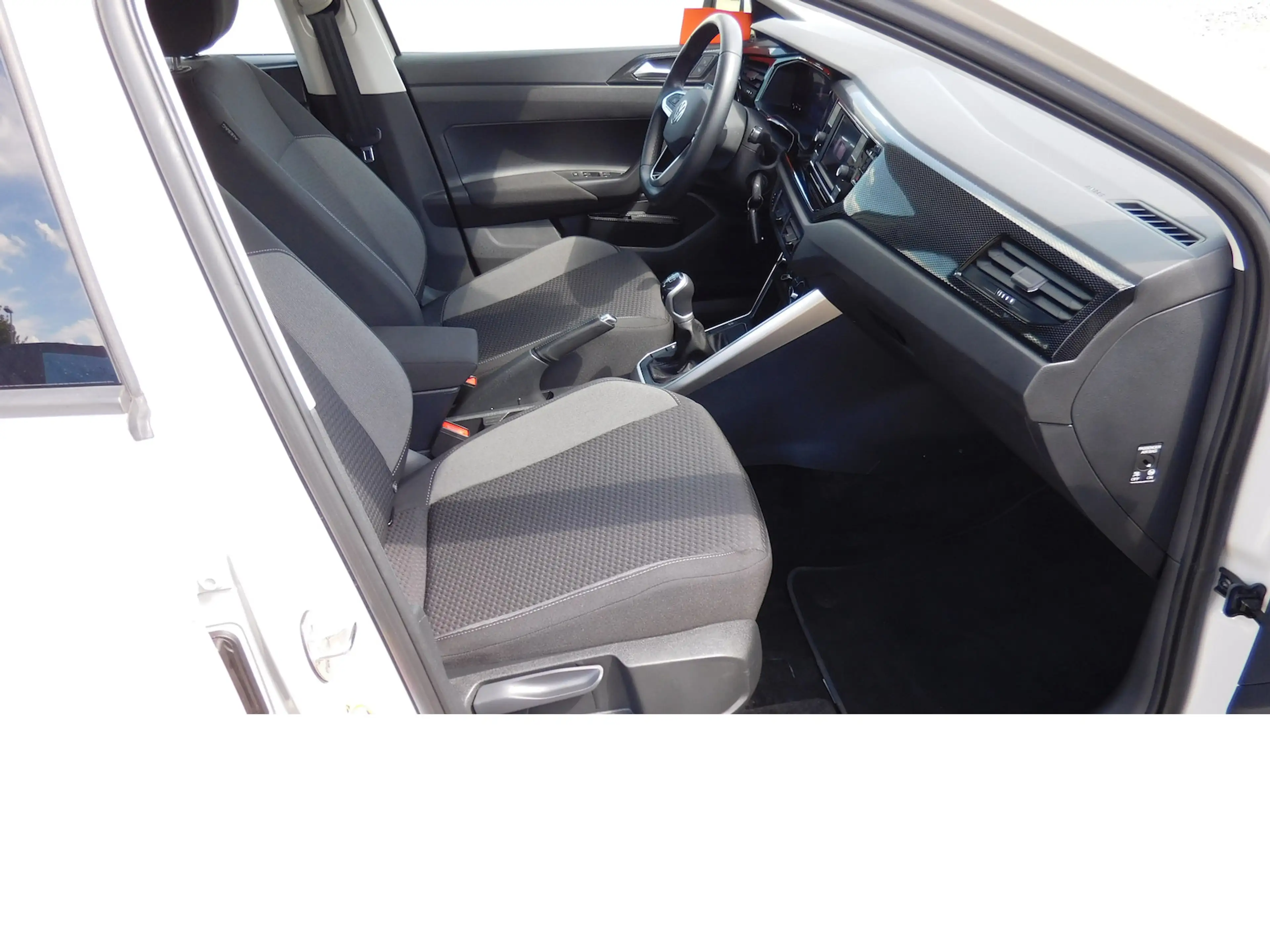 Volkswagen Polo 1.0 Life MPI BMT 4Trg Klima Navi LED — photo 10