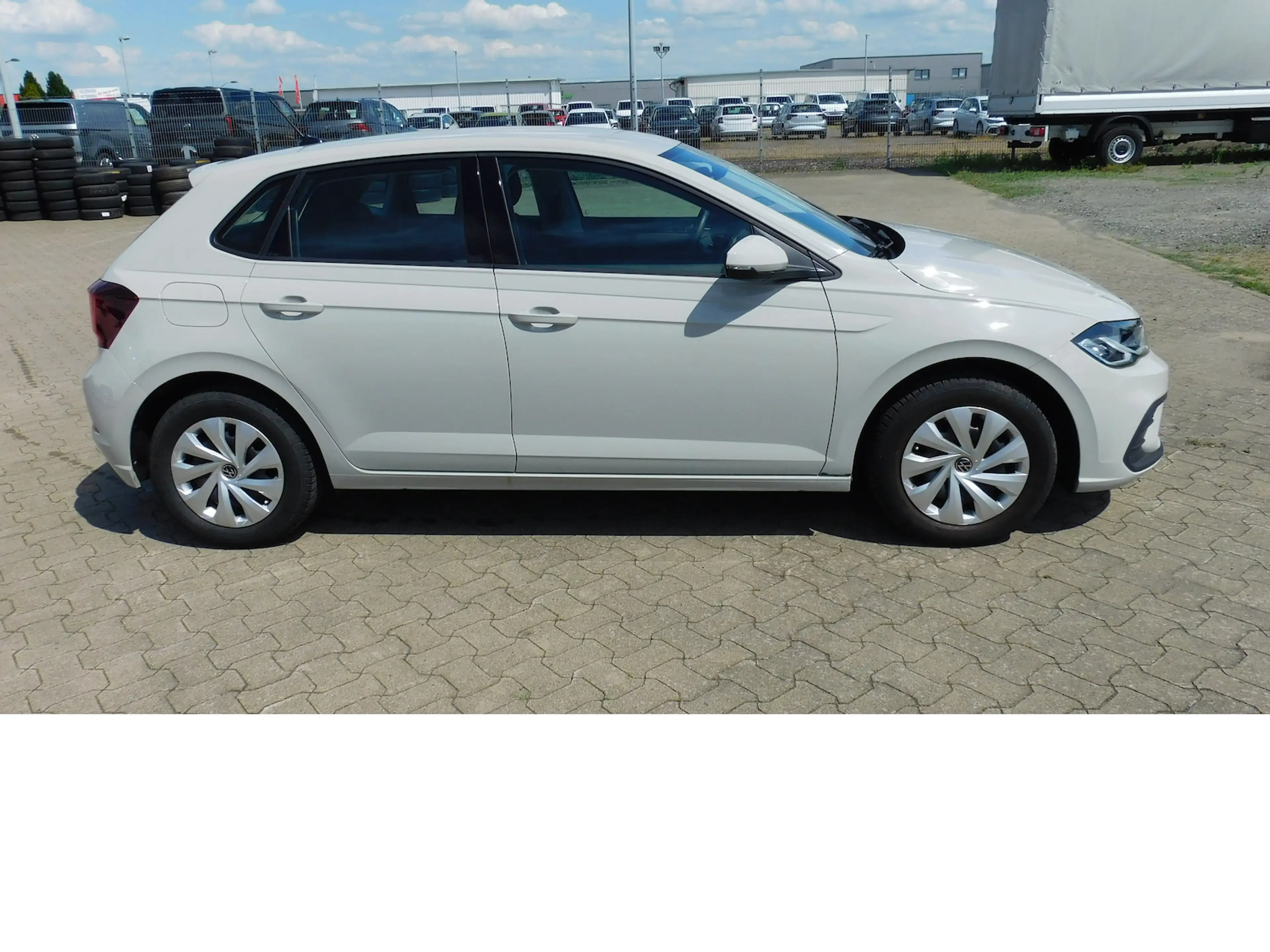 Volkswagen Polo 1.0 Life MPI BMT 4Trg Klima Navi LED — photo 2