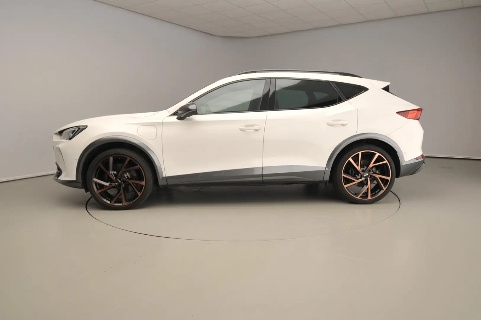CUPRA Formentor 1.4 e-Hybrid 245PK | Elek. stoelen | 360 camera | Wit - 2
