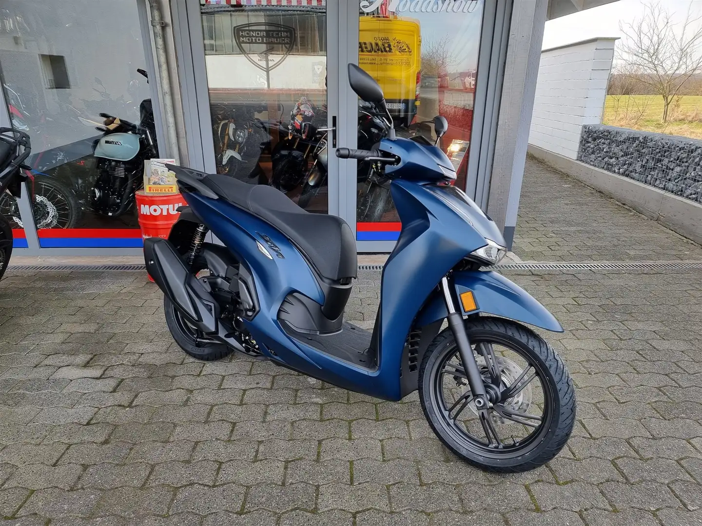 Honda SH 350i Neufahrzeug in blau auf Lager Modrá - 1