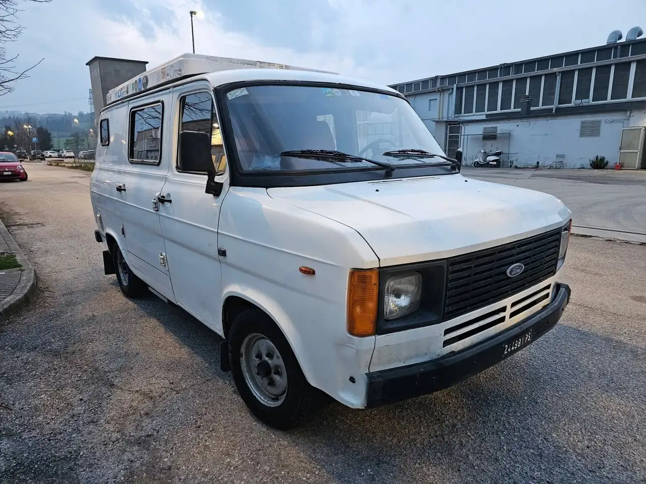 Ford Transit 2.4 D Almo FullTime Camper, foto 5