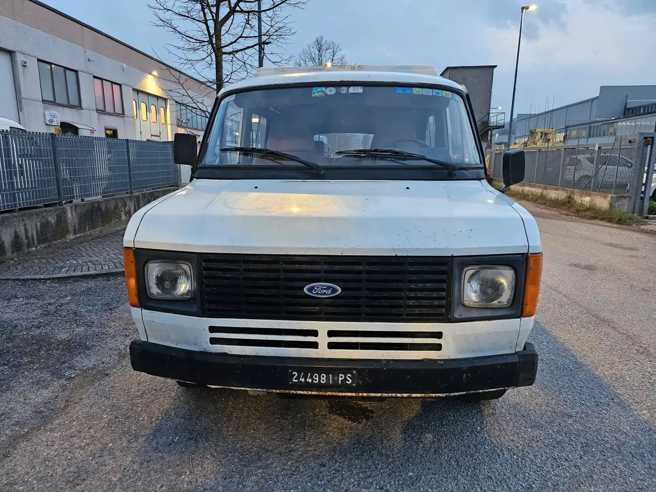 Ford Transit 2.4 D Almo FullTime Camper, foto 2