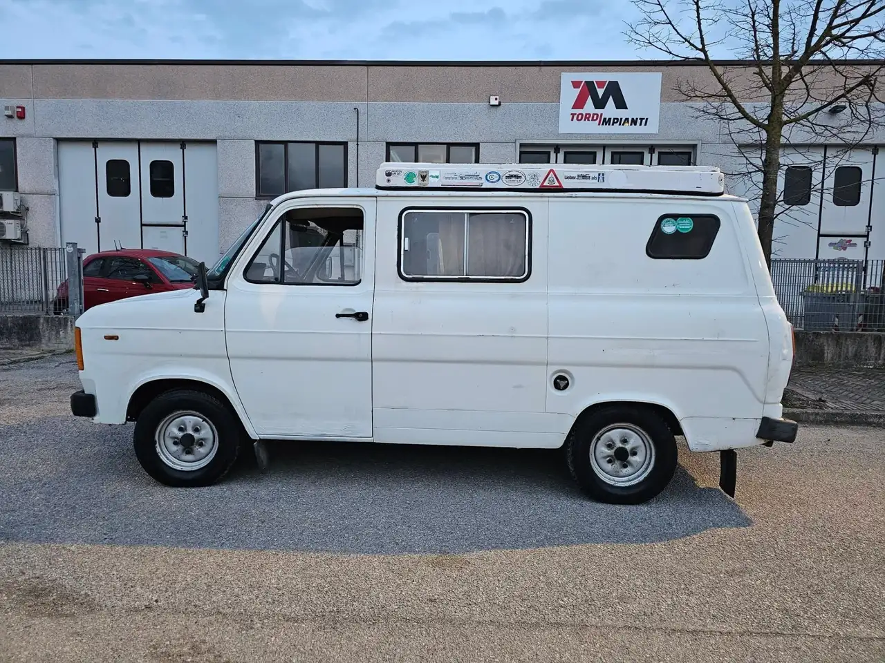 Ford Transit 2.4 D Almo FullTime Camper, foto 3