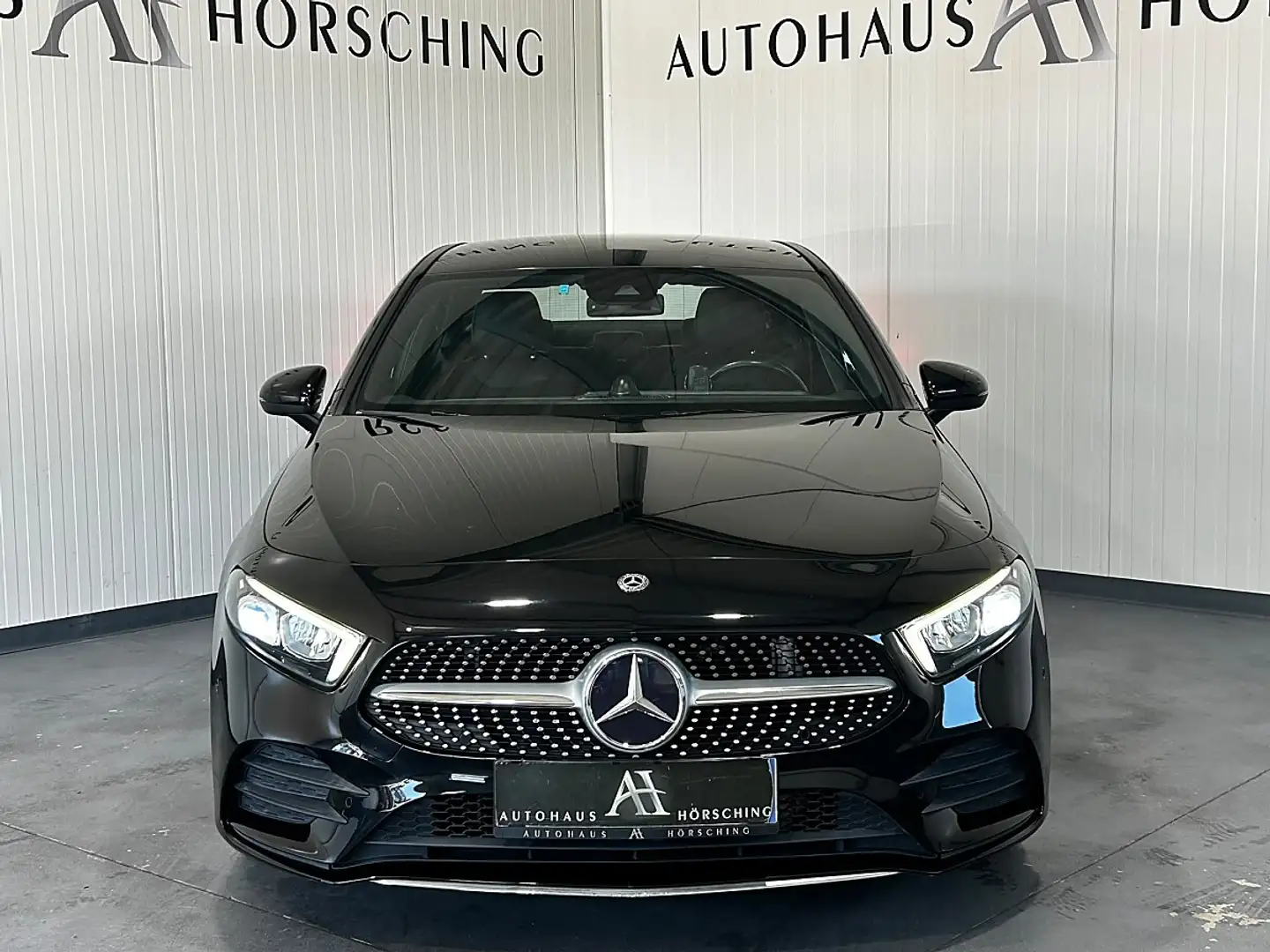 Mercedes-Benz A 180 d Limousine Aut.//AMG-PAKET//AMBIENTE//SITZHEIZ... Schwarz - 2