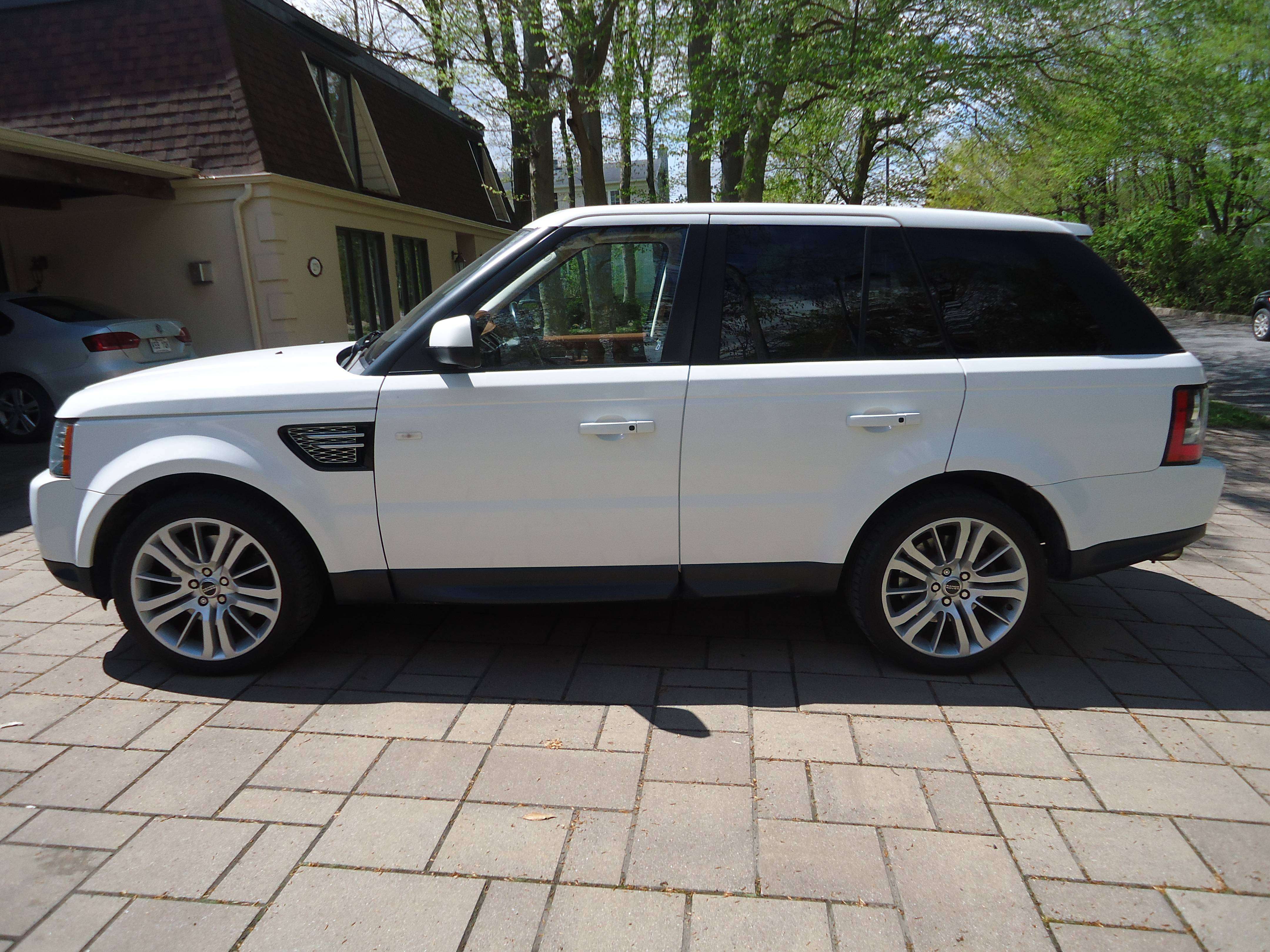 2012 Land Rover Range Rover Sport HSE LUX alt 2