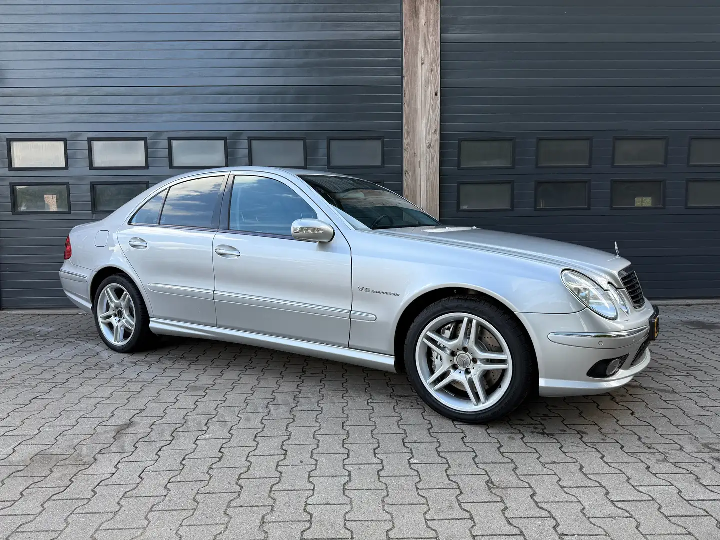 Mercedes-Benz E 55 AMG E 55 AMG Stříbrná - 1