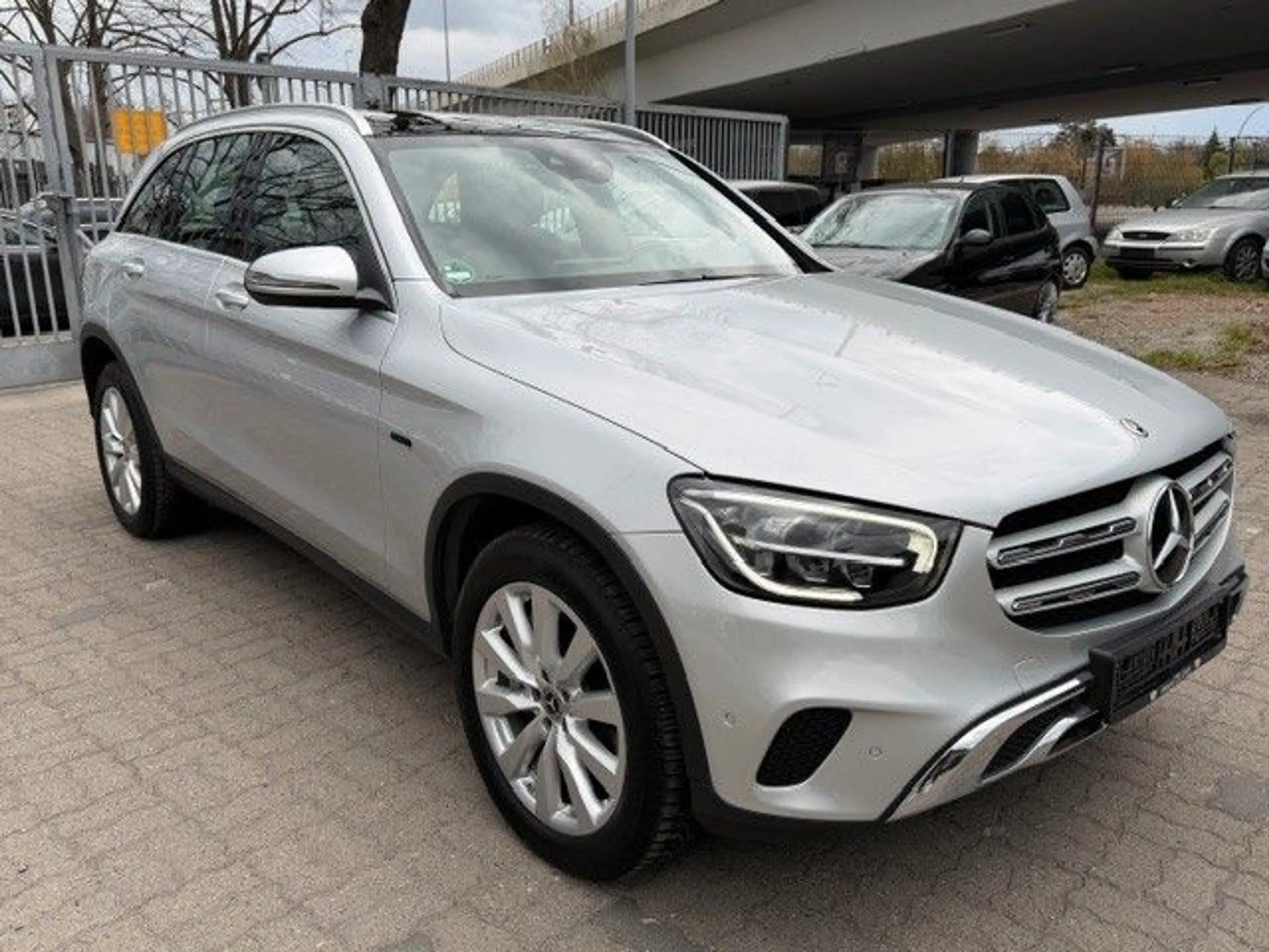 Mercedes-Benz GLC 300 GLC300 e 4M PlugIn/9G-Tr/PanoD/Leder/R.Kamera — photo 9