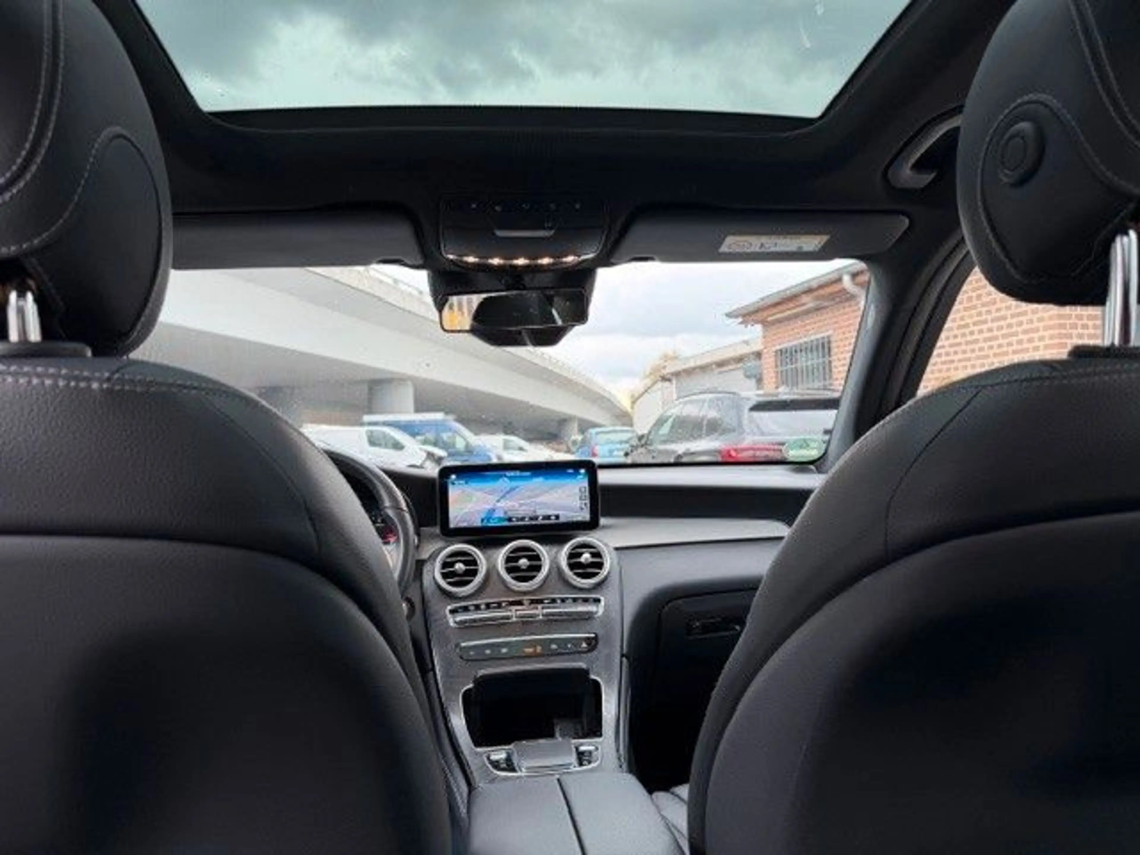 Mercedes-Benz GLC 300 GLC300 e 4M PlugIn/9G-Tr/PanoD/Leder/R.Kamera — photo 4